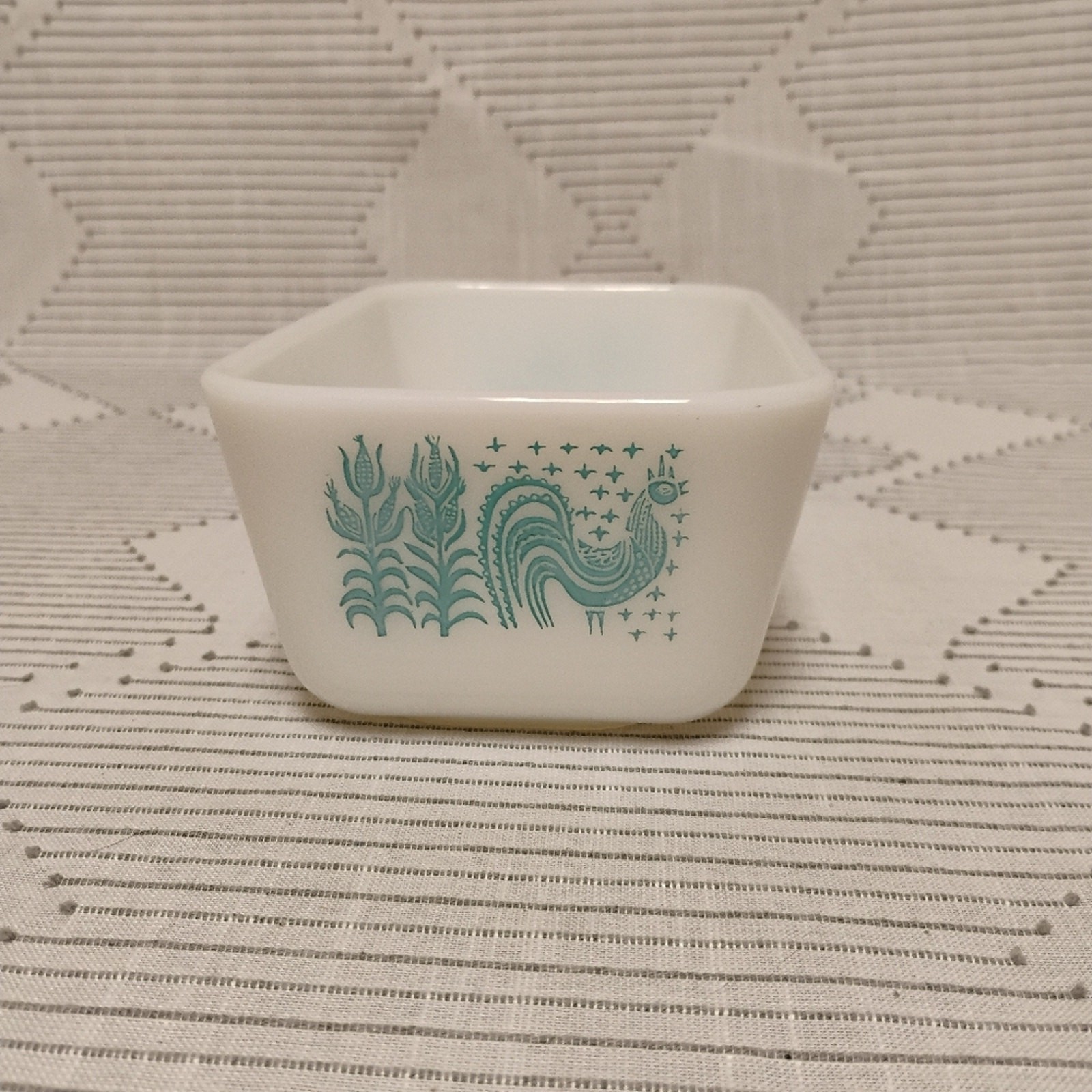 Vintage Pyrex Amish Butterprint Turquoise Rooster Refrigerator Dish 0502 USA