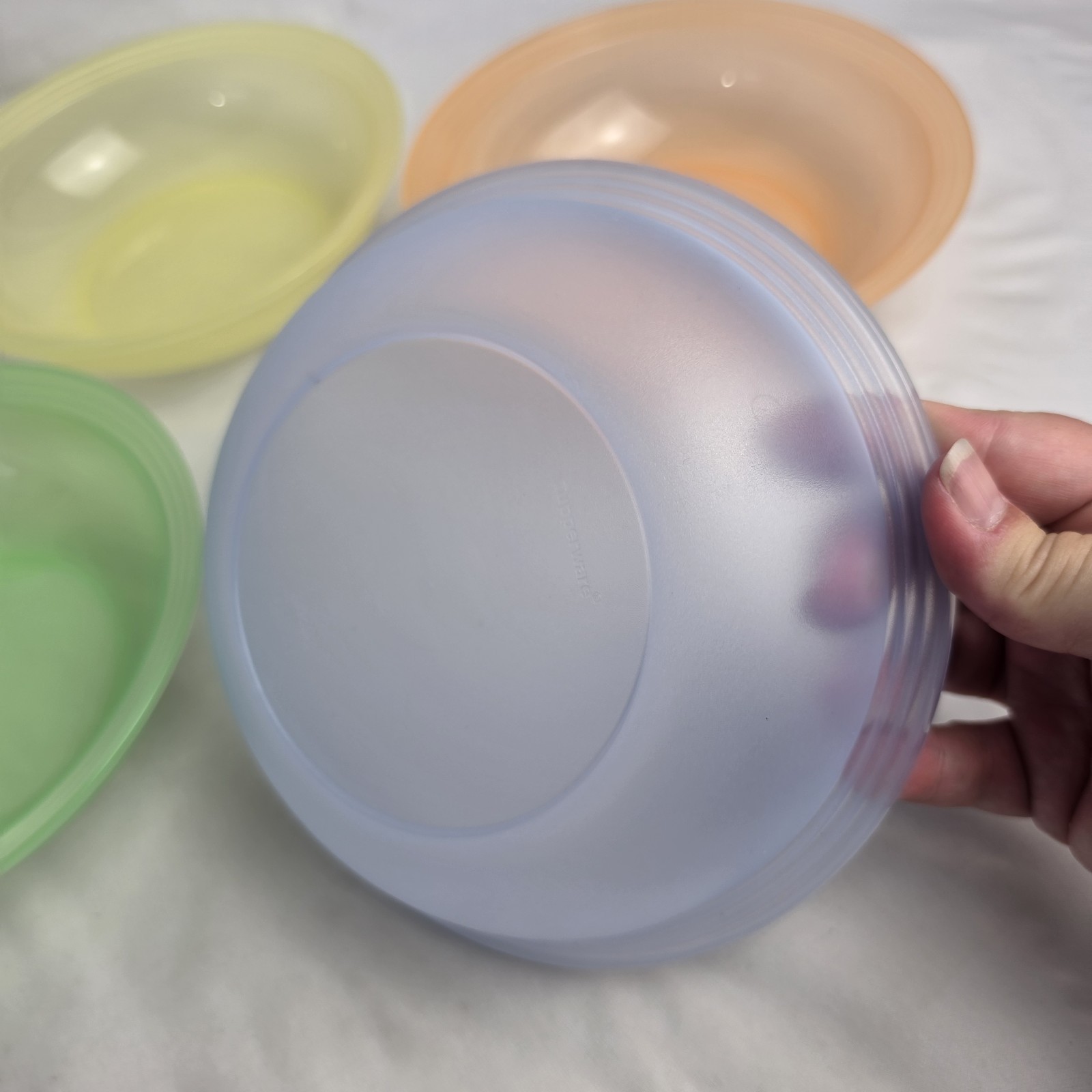 Tupperware Impressions #3470 Salad Cereal Soup Bowls Set Of 4 Colors Rainbow