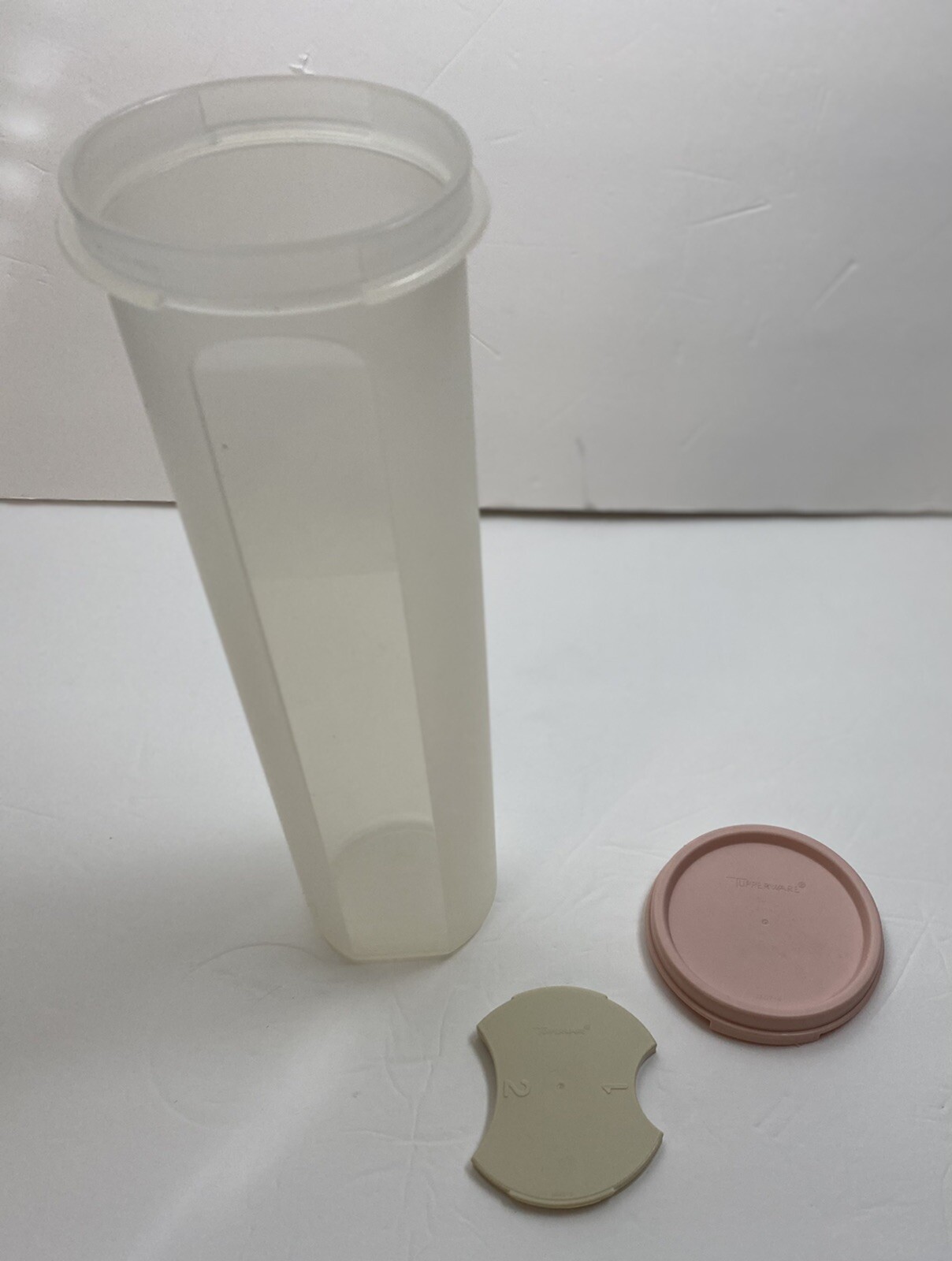 Tupperware 1661 Modular Mates Spaghetti Pasta Keeper & Pink Lid