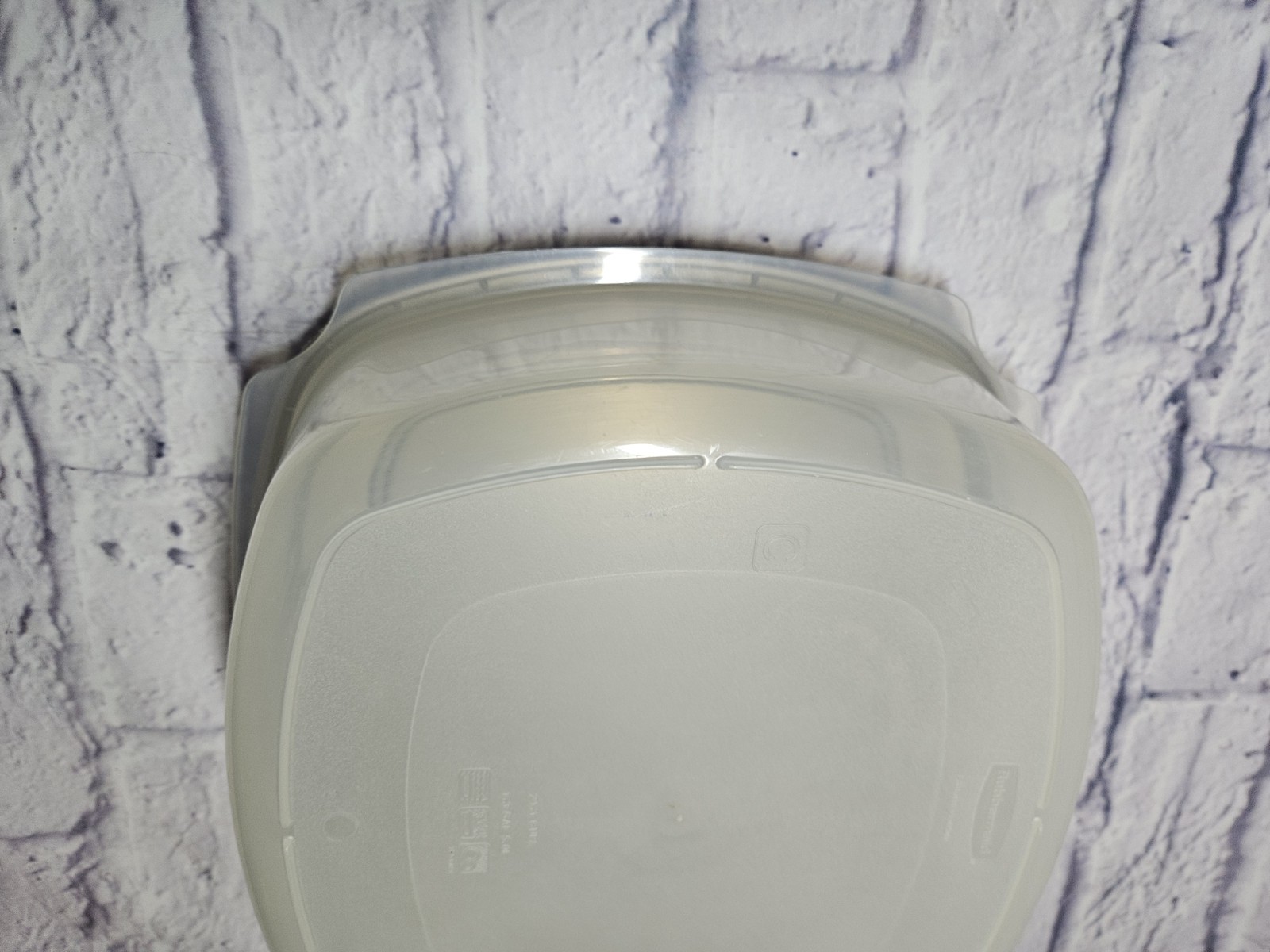 VTG Rubbermaid Large Square Container “C”-21.1 Cups (1.3 Gal) Sheer w Silver Lid
