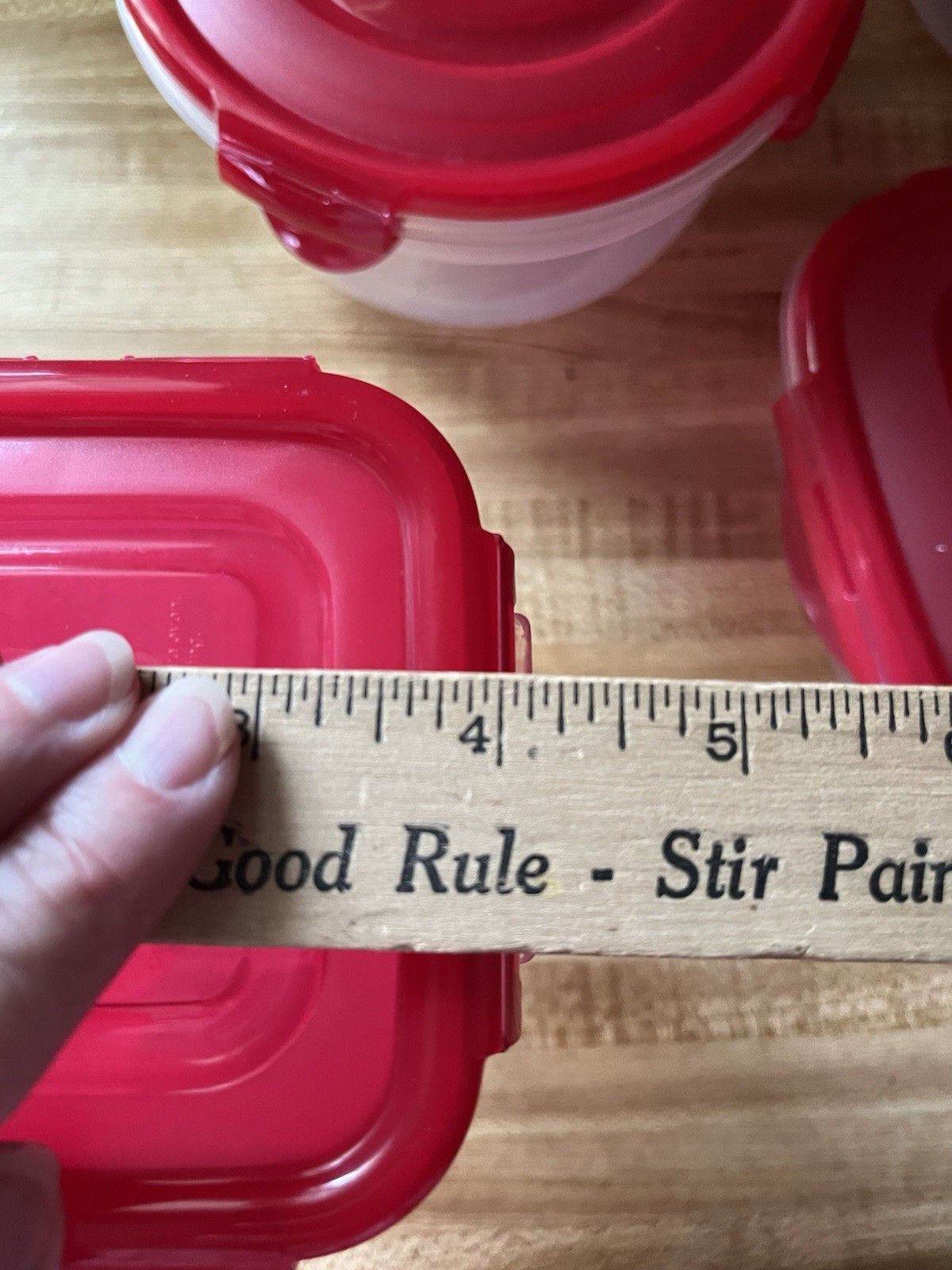 Lock N Lock Set of 6 Storage Containers, Red, NEW