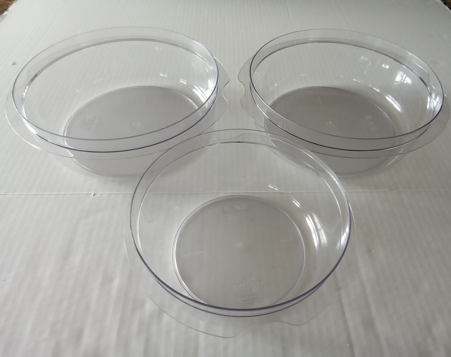 Rubbermaid Stain Shield Containers Round Set 2 of 10.5 cups and 1 of 6.3 Cup Vtg