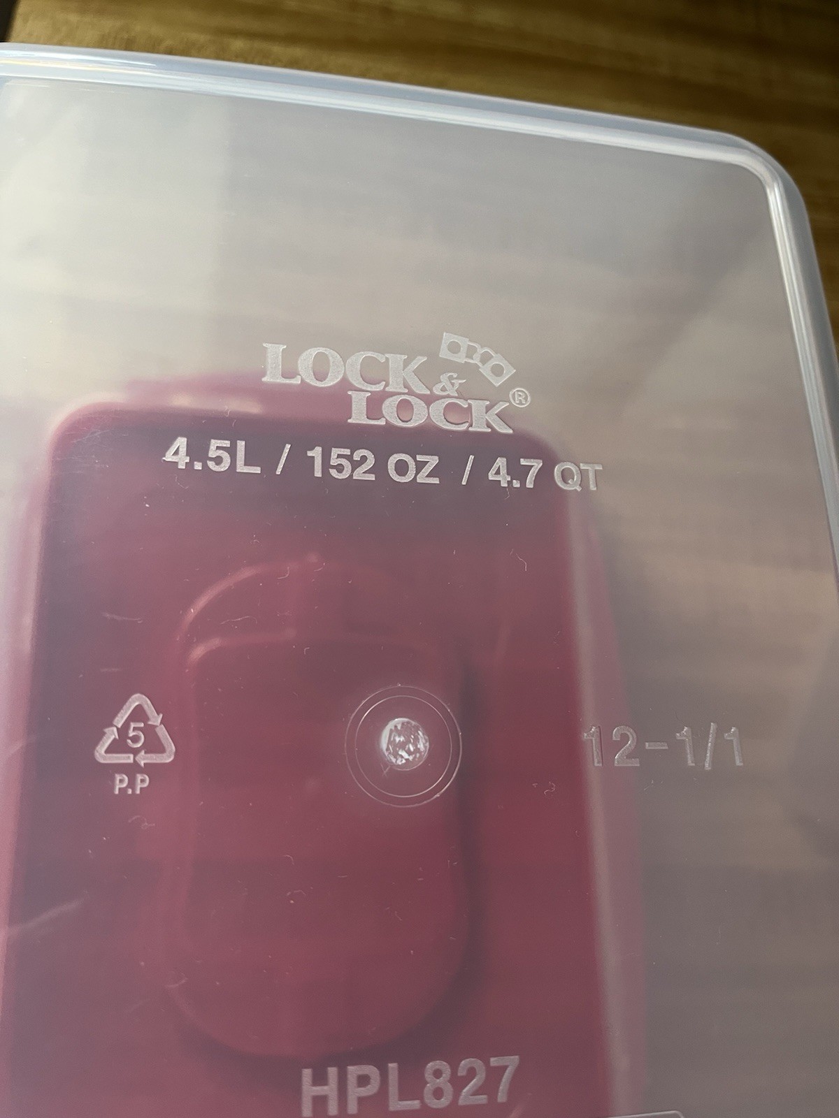 Lock N Lock Set of 5 Containers, Red, NEW