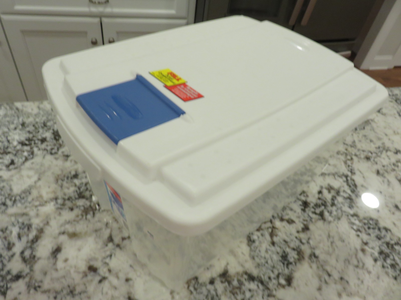 Vintage 1995 Rubbermaid FreshTops Sheer Storage Box #4604 6.5 Gal. RARE HTF