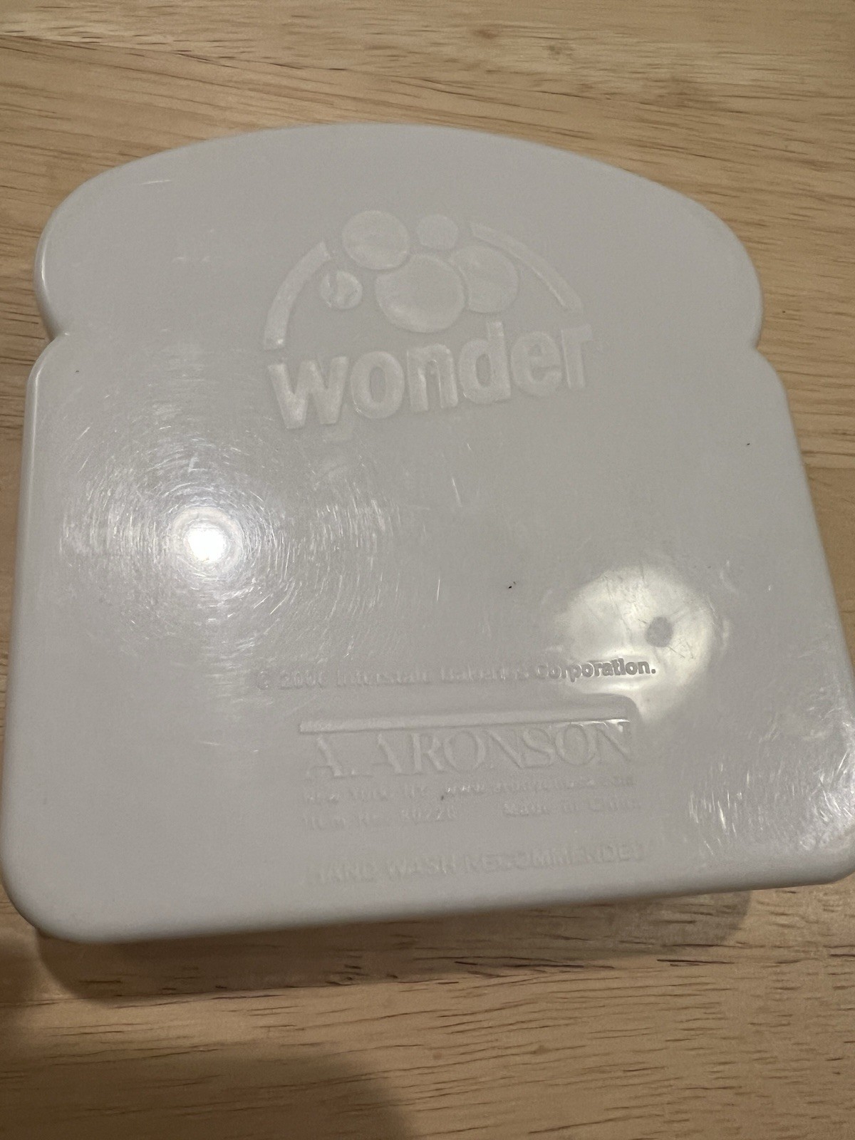 2010 WONDER BREAD Shaped SANDWICH KEEPER Storage Container Logo
