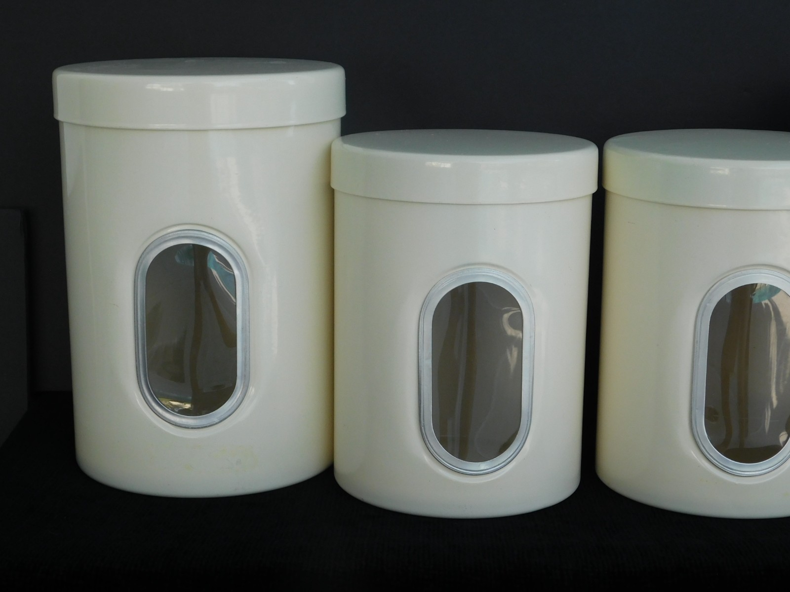 RARE VINTAGE Wesco “Classic Line” Kitchen Canister Container (Set of 4 – Almond)