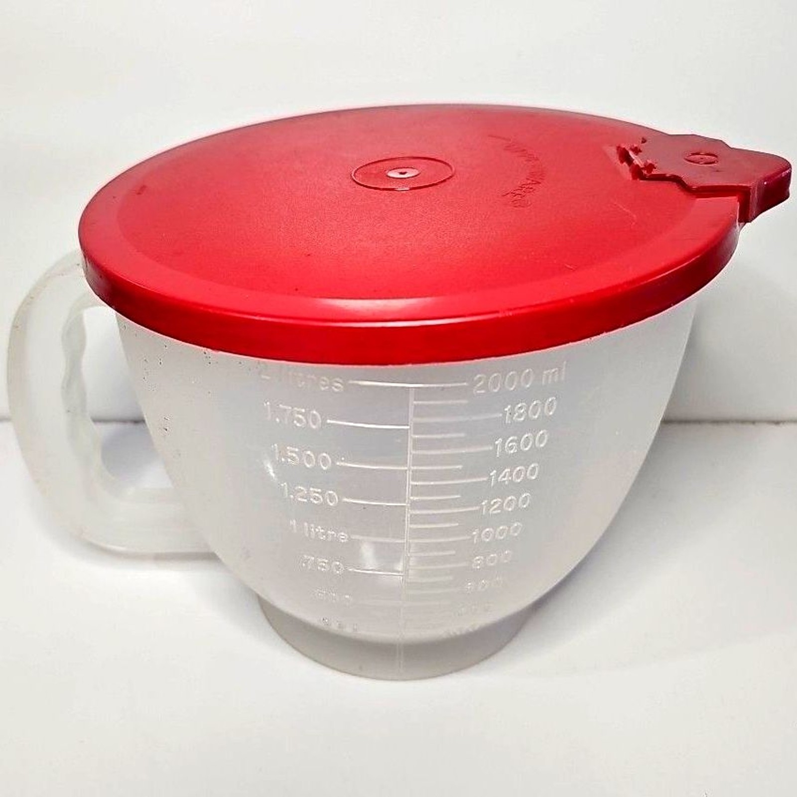 Vintage 1977 Tupperware Mix N Store 2 Qt Batter Bowl Pour Red Measures #500-7