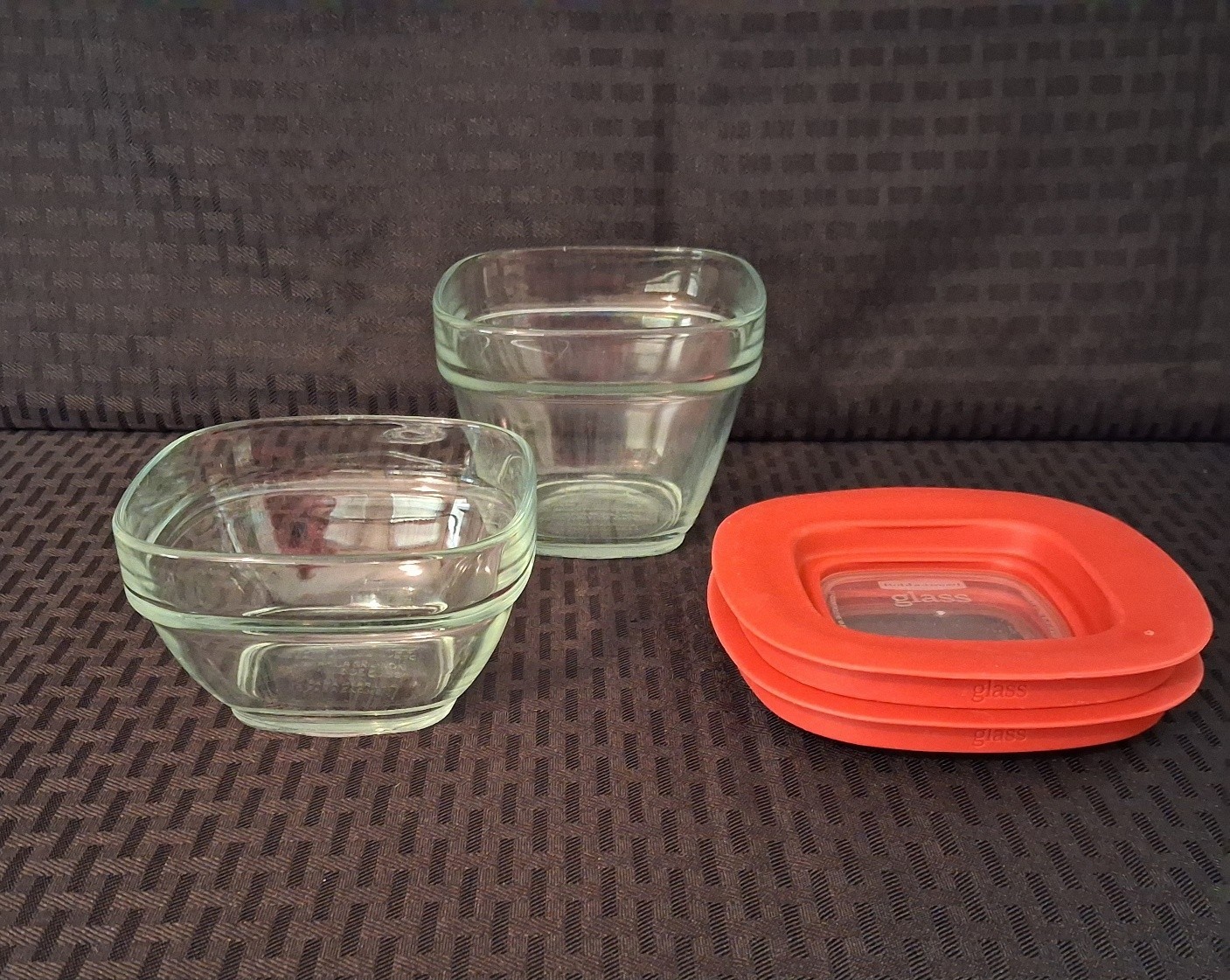 Rubbermaid Glass Food Storage TWO Containers with Lids 7N61 1.5 Cup & 7N68 1 Cup