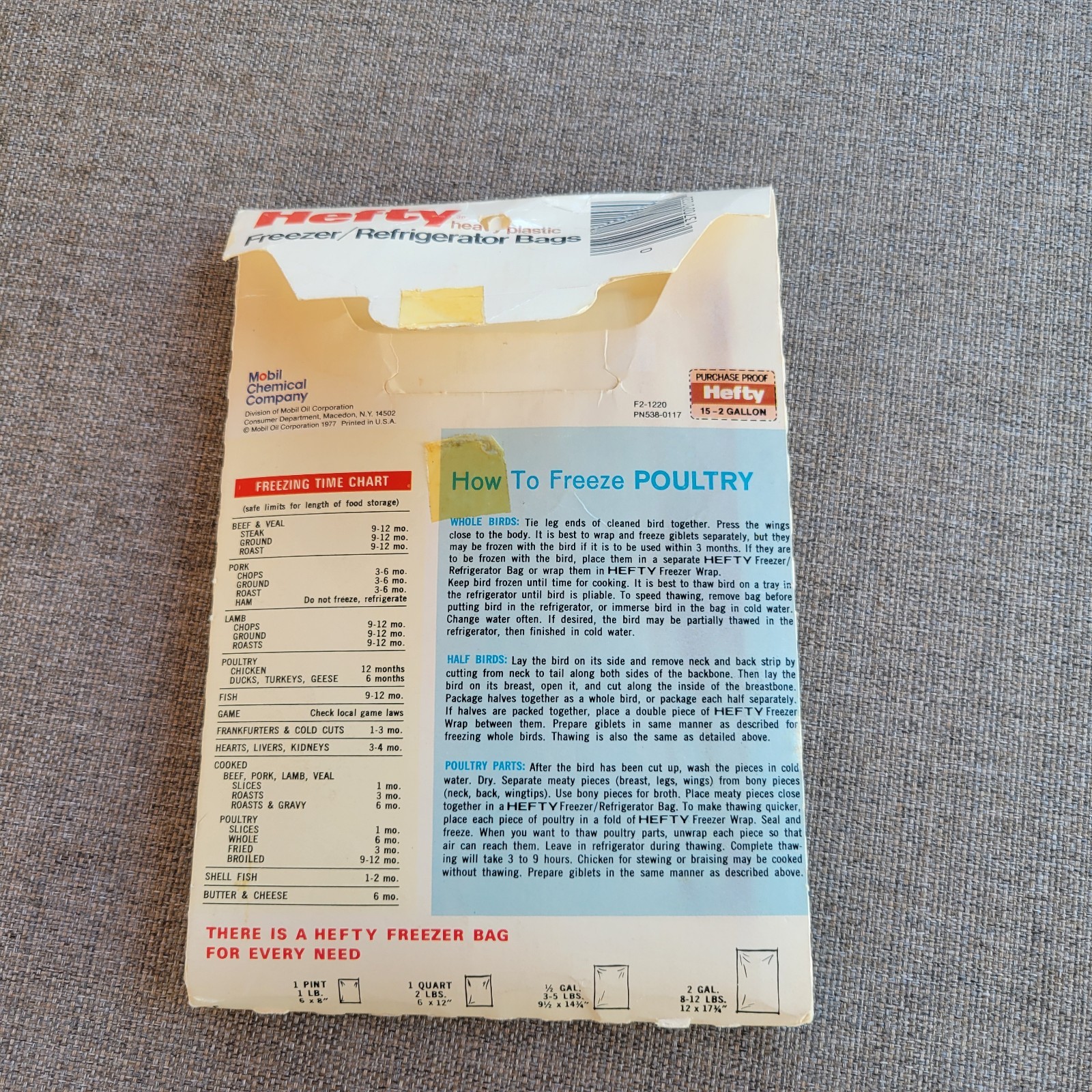 Vintage Hefty Freezer Refrigerator Bags 1977 12 Count 9x3x17.75″