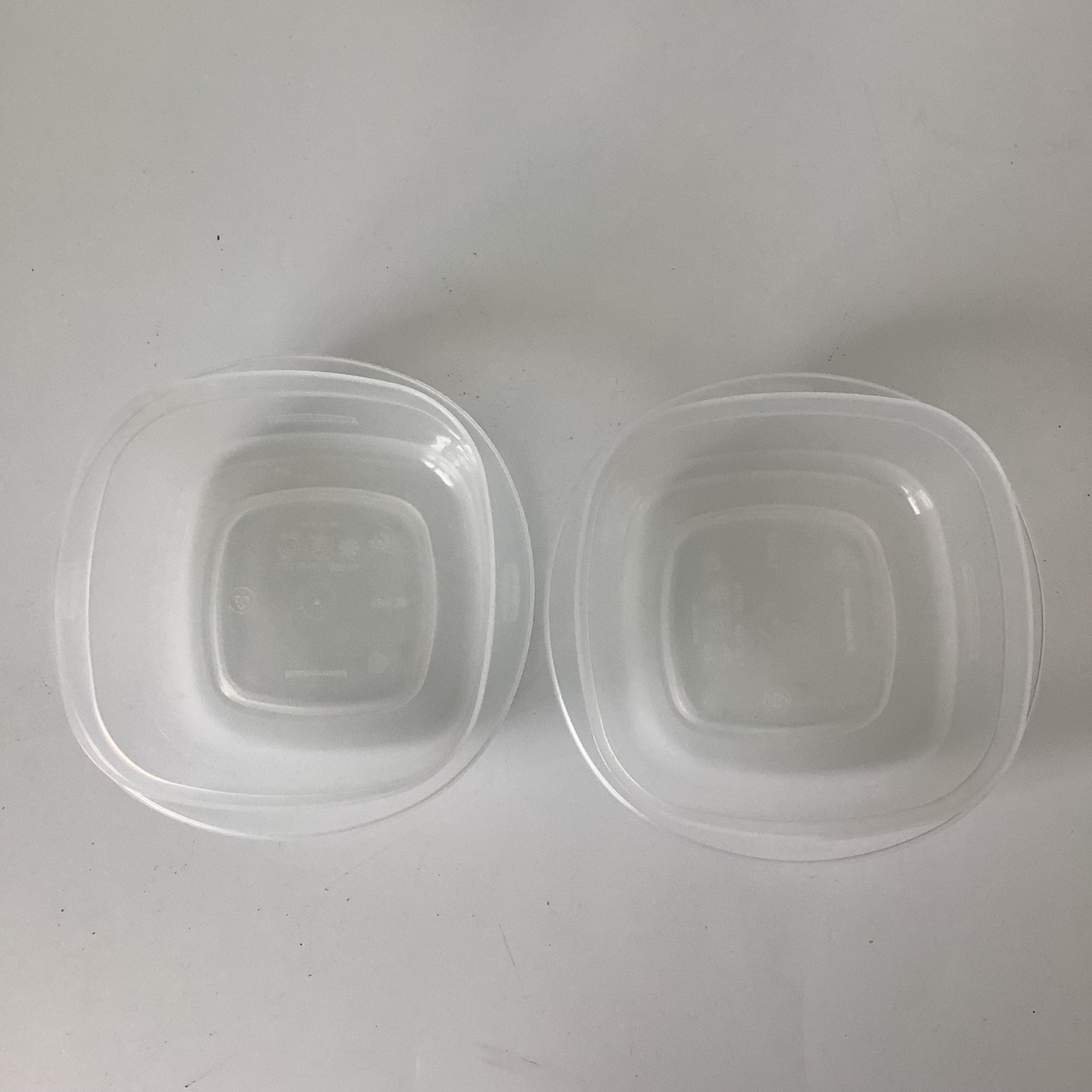2 Rubbermaid Premier Square Food Storage Container 1.25 cups 7J5635 w/ Blue Lid