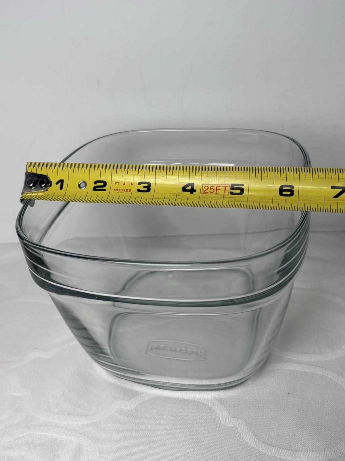 3 Rubbermaid Glass Storage Containers W/ Lids Clean (1) 4 Cups (2) 5.5 Cups READ
