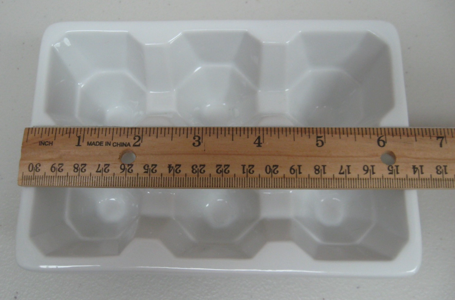 White Ceramic Egg Farm Style Holder Carton 6 Count Slot Half Dozen Storage