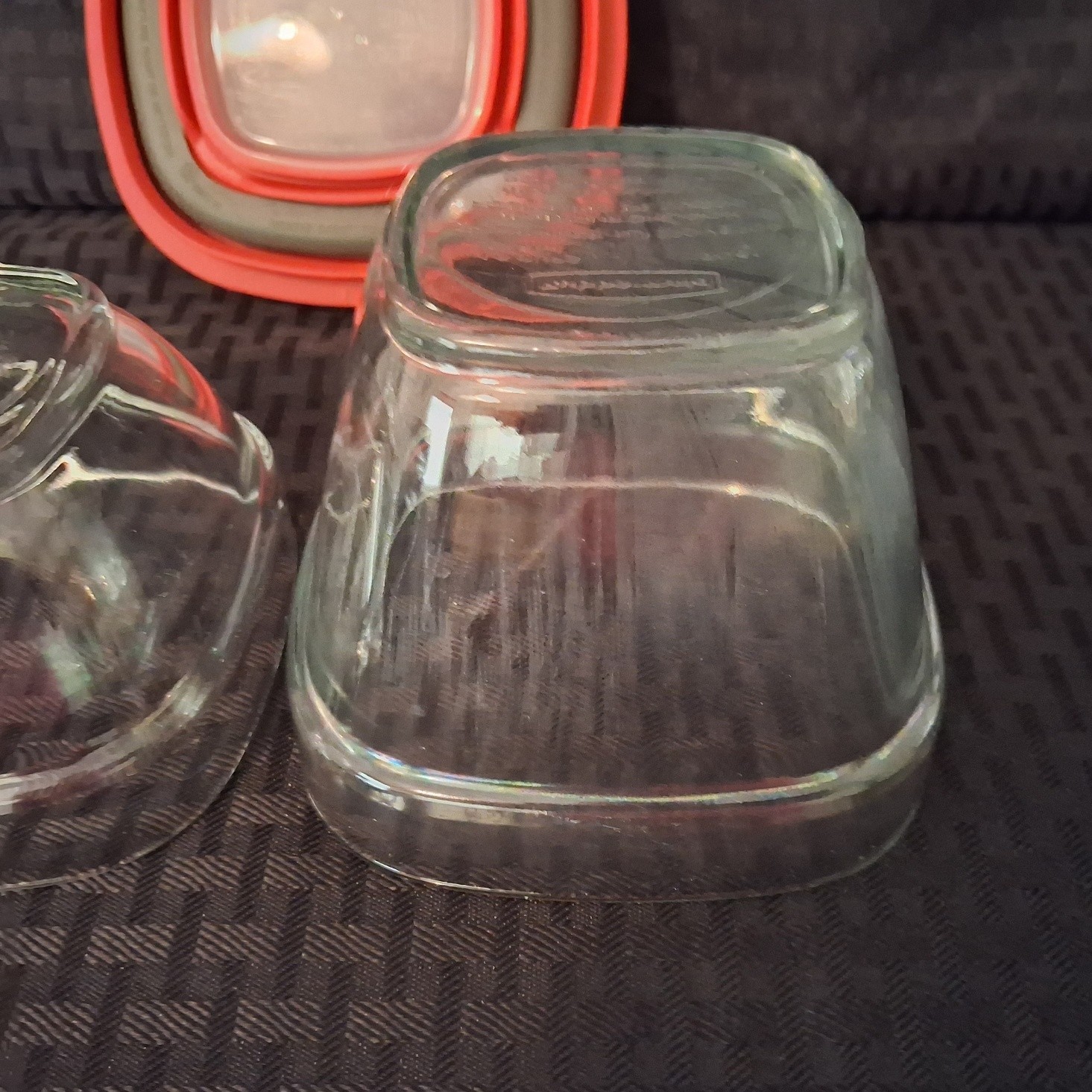Rubbermaid Glass Food Storage TWO Containers with Lids 7N61 1.5 Cup & 7N68 1 Cup