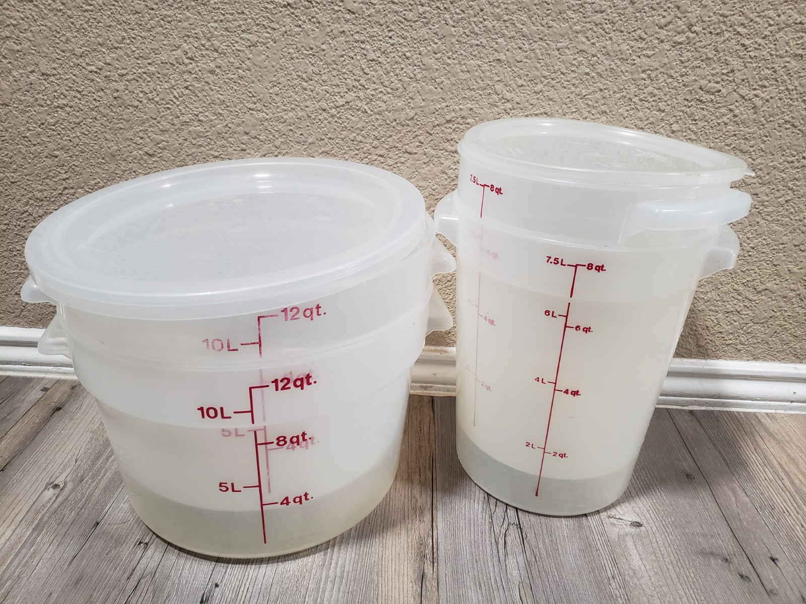 Set Of 4. Cambro 12 Qt & 8 QtFood Storage Containers.