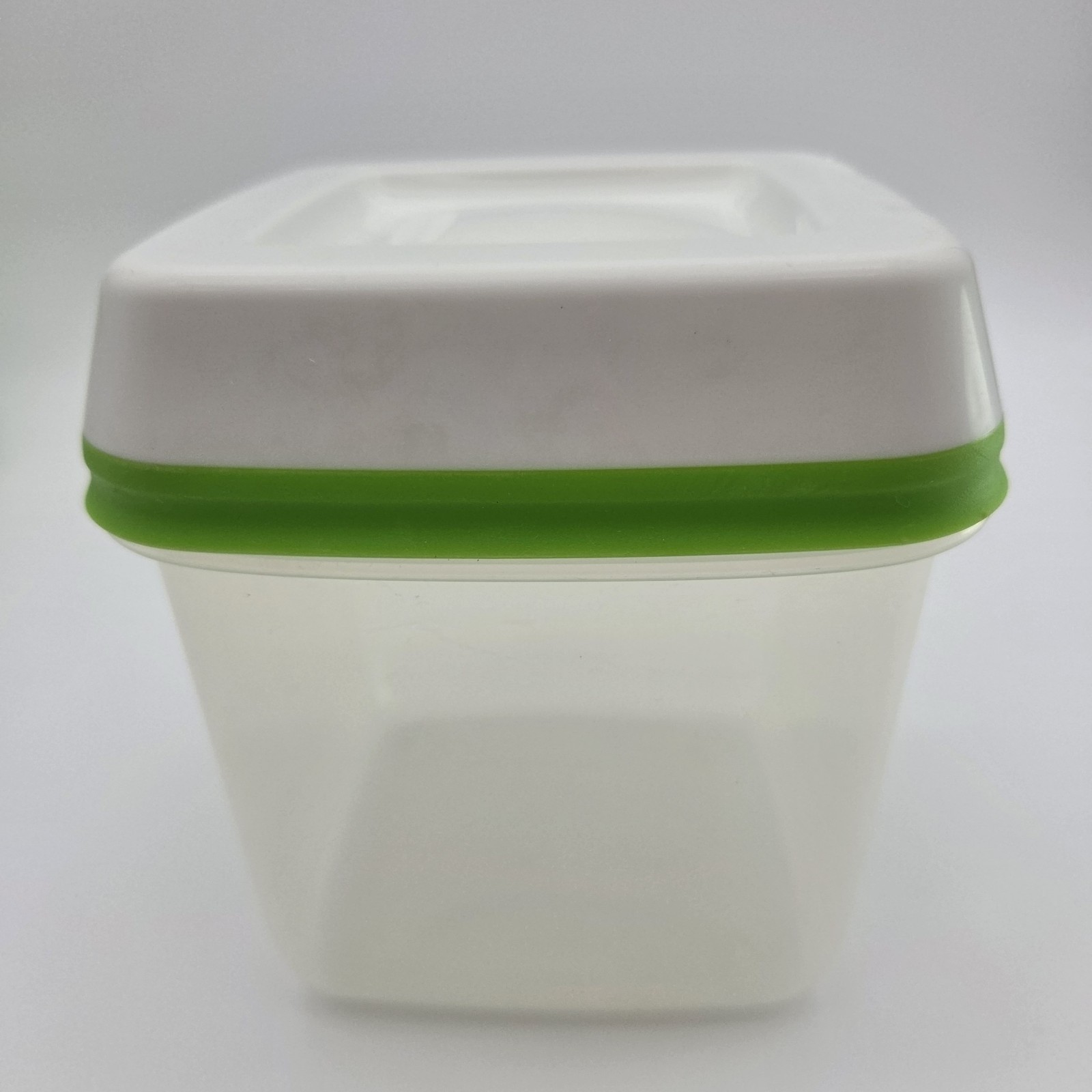 Rubbermaid FreshWorks Containers Produce Saver Vented Lids 6.3 Cups Set Of 2