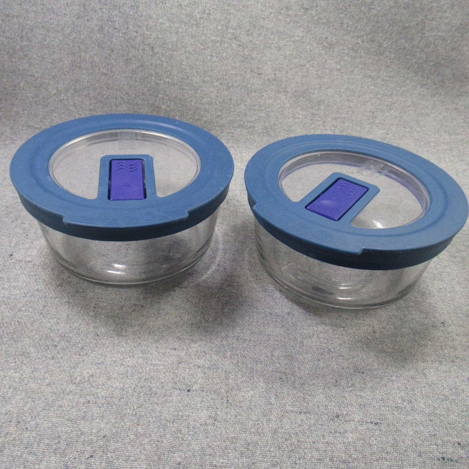 Pyrex 7200 Glass Bowls Vented Blue Lids 2 Cup Storage Lot of 2