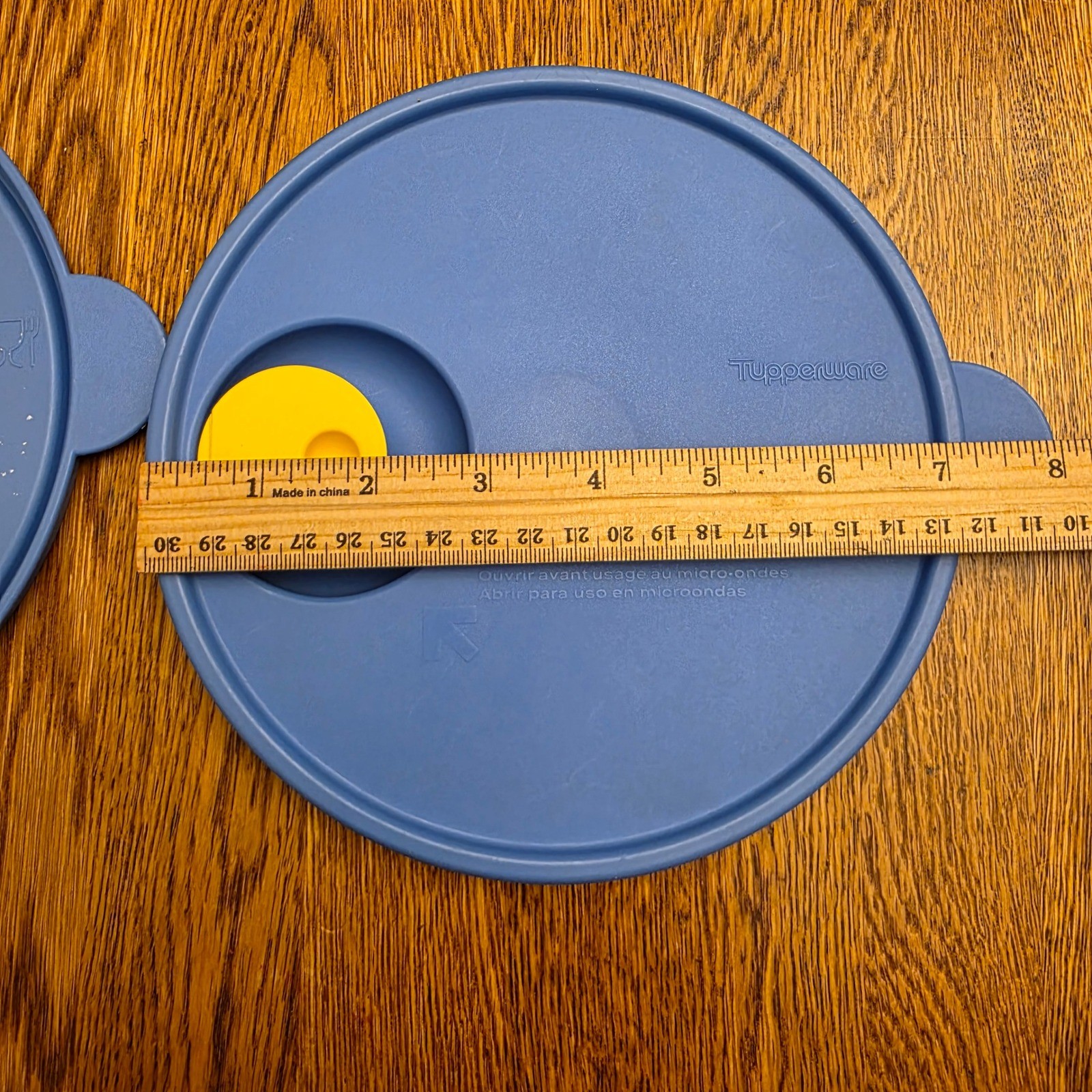 Tupperware Rock N Serve Blue Yellow Microwave Vented Lids Round 7 Inch 5240A