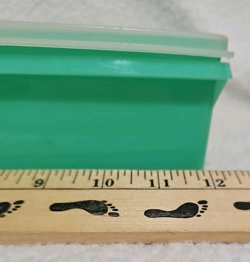Vintage Tupperware Celery Keeper Jadite Green #892 Rectangle Textured Bottom