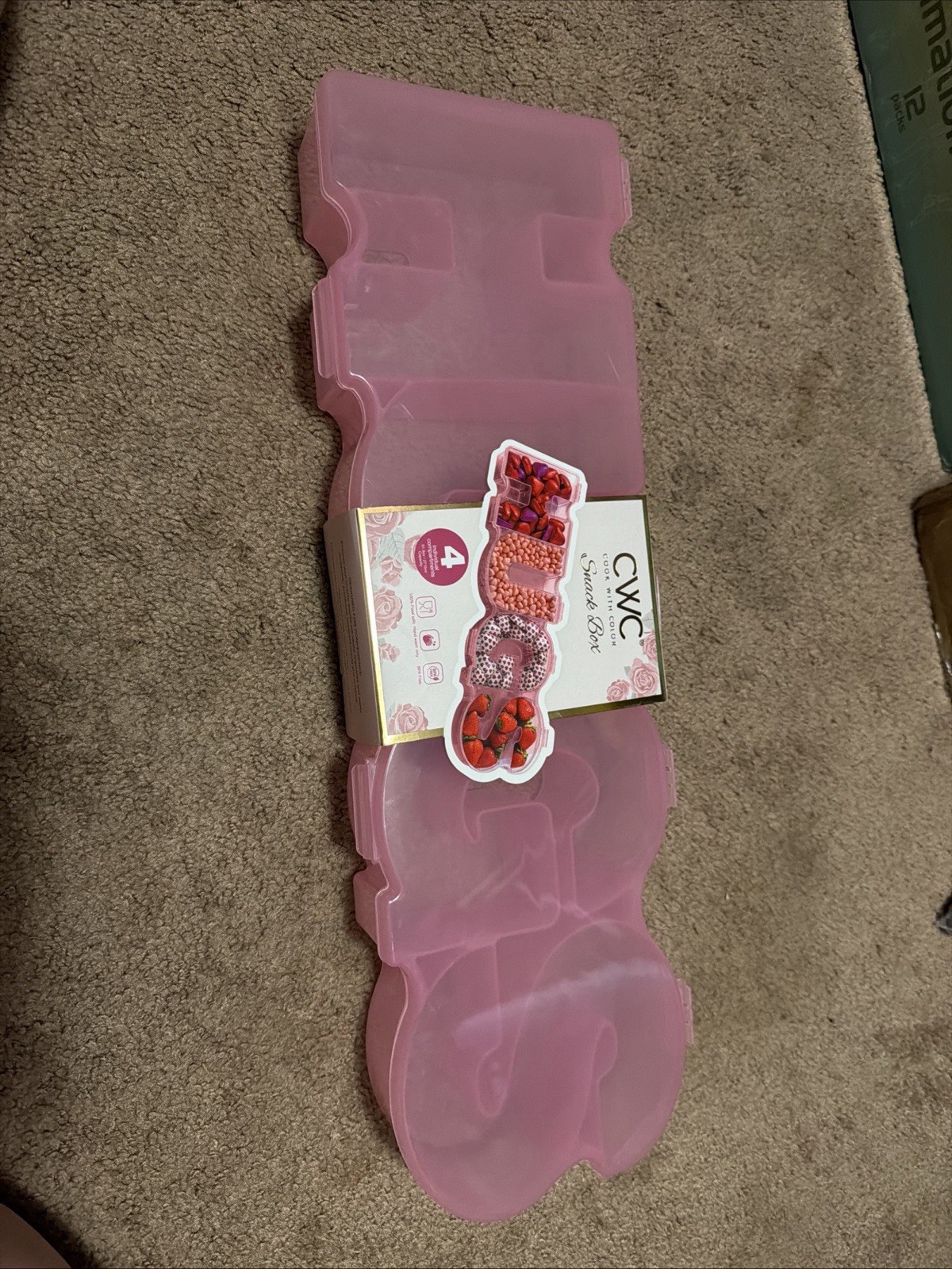 Cook With Color LOVE & hugs Snack Box, 4-Compartment BPA-Free Plastic,Pink