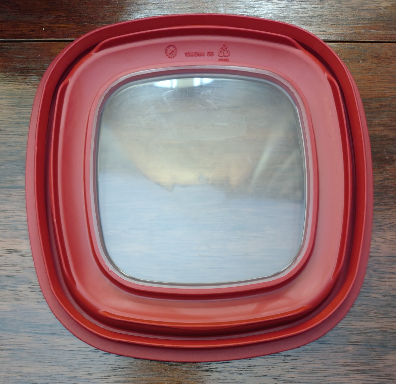 Lot Of 6 Rubbermaid Premier Square Snap Lid Replacement 7″ Red 10M3M4 LIDS ONLY