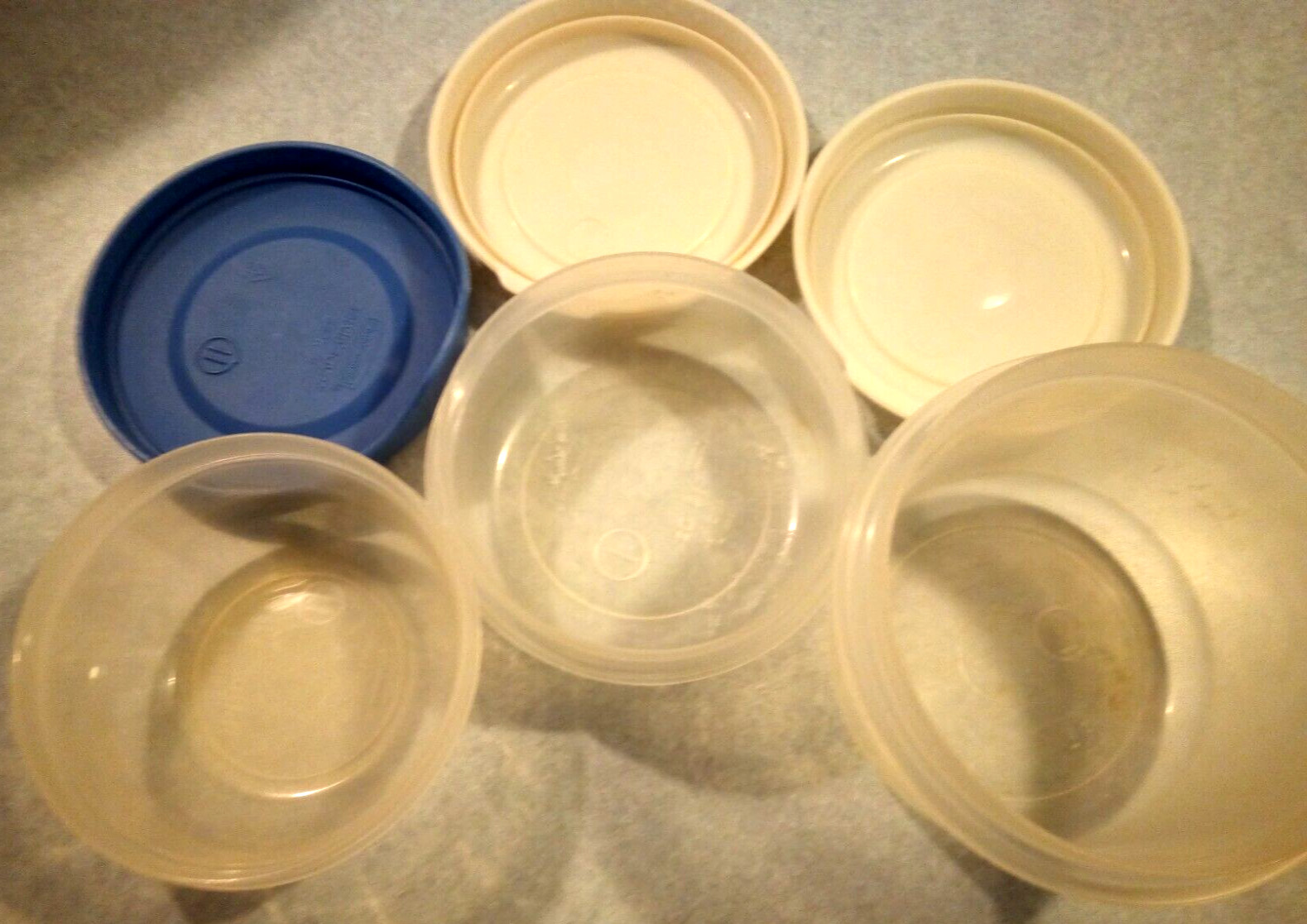 Vintage Set of 7 (14 piece) Rubbermaid Servin’ Saver containers w lids FREE Ship