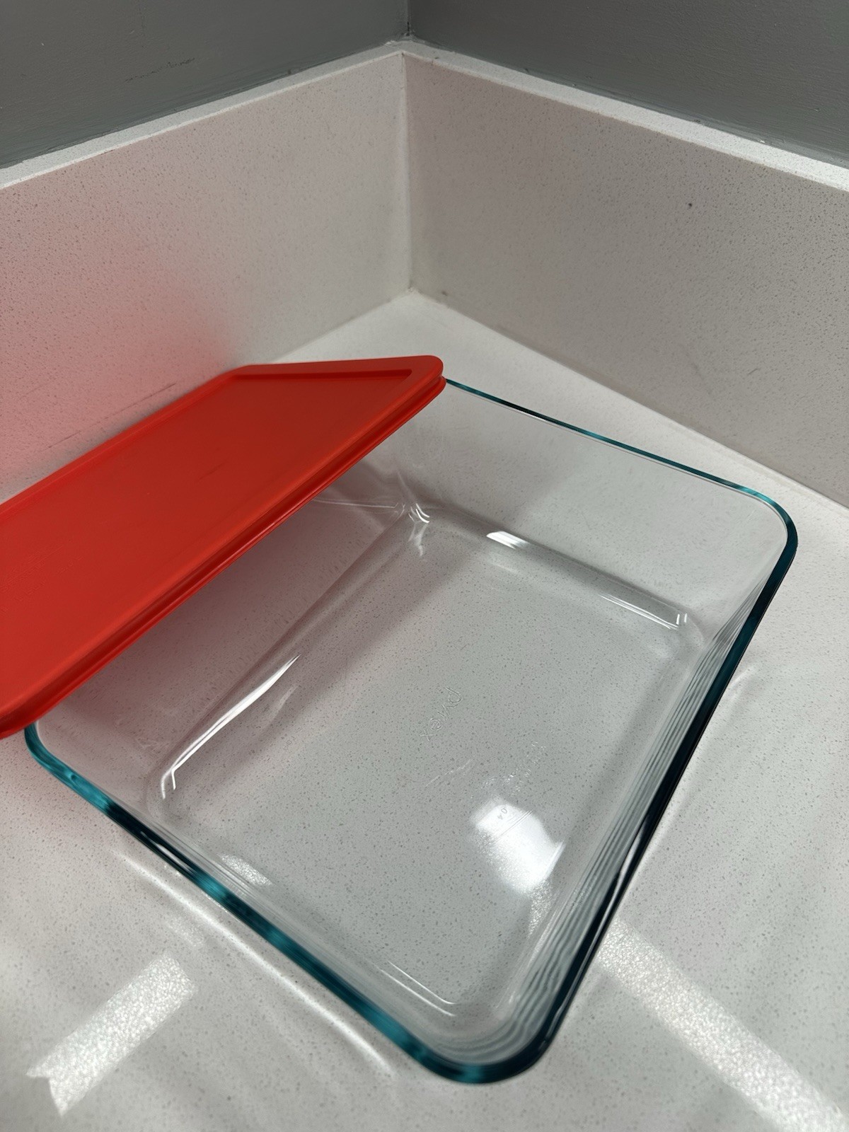 Pyrex 11 Cup Glass Storage Container with Red Lid, 2.6L