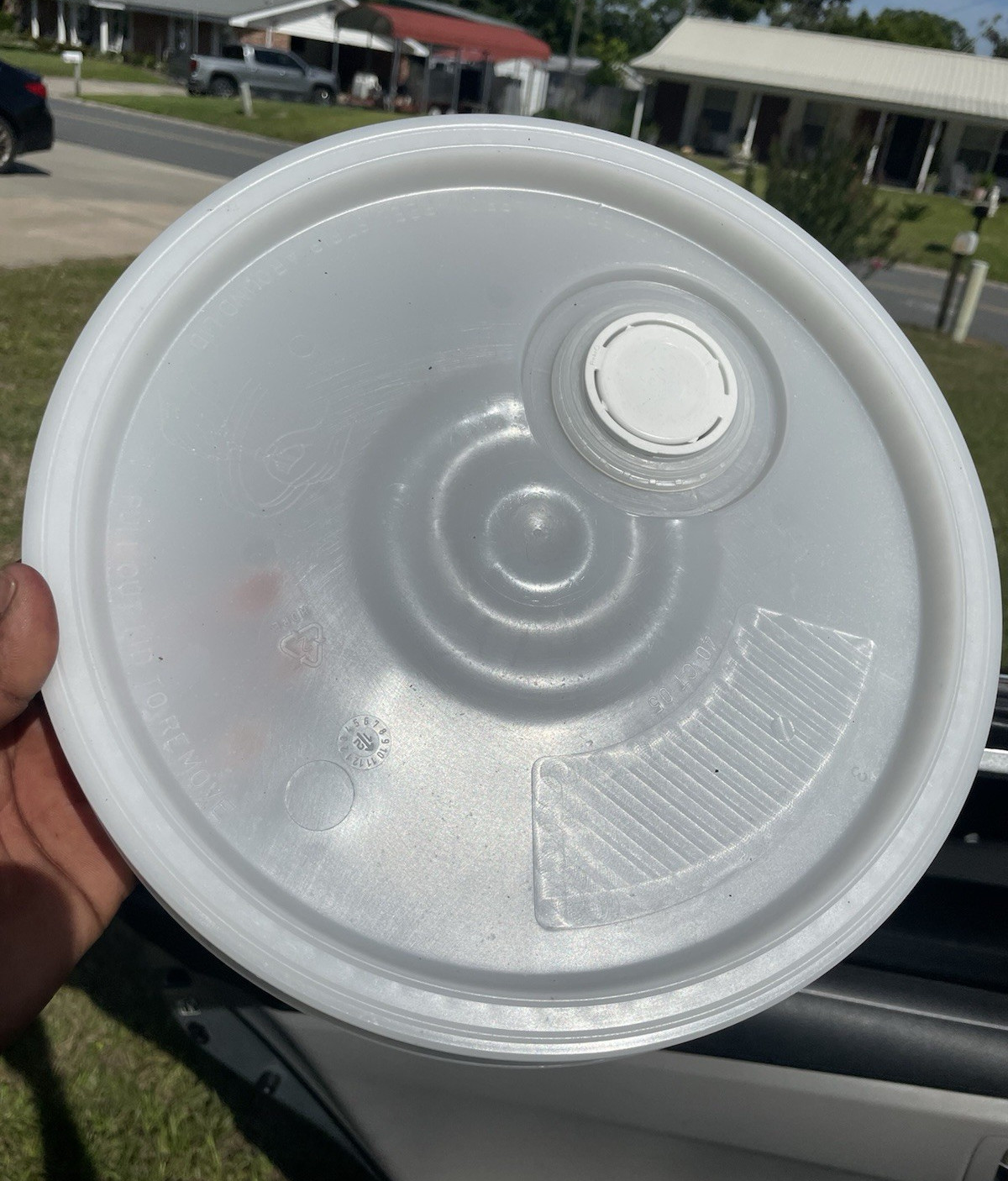 Round Plastic 5 Gallon Snap Lid w/ Pour Spout Cap White/Clear 10 pack