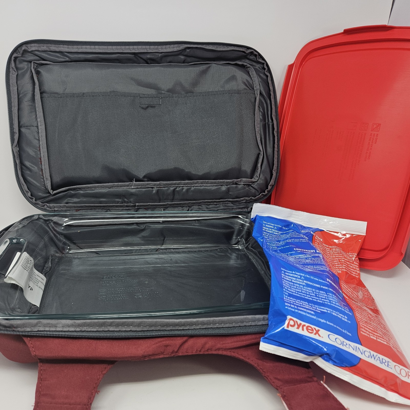 New Pyrex Portables 9″x 13” Pan & Lid Insulated 4 Piece Food Carrier Set