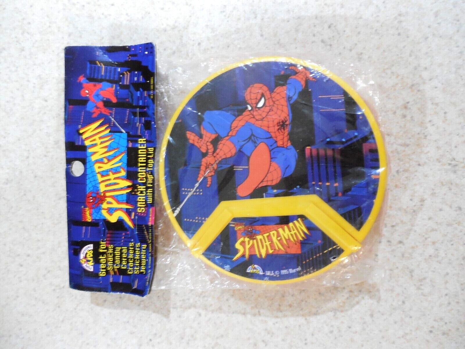 Spiderman Vintage 1995 Marvel Snack-Tainer Container Holder Kids fun Spider-Man