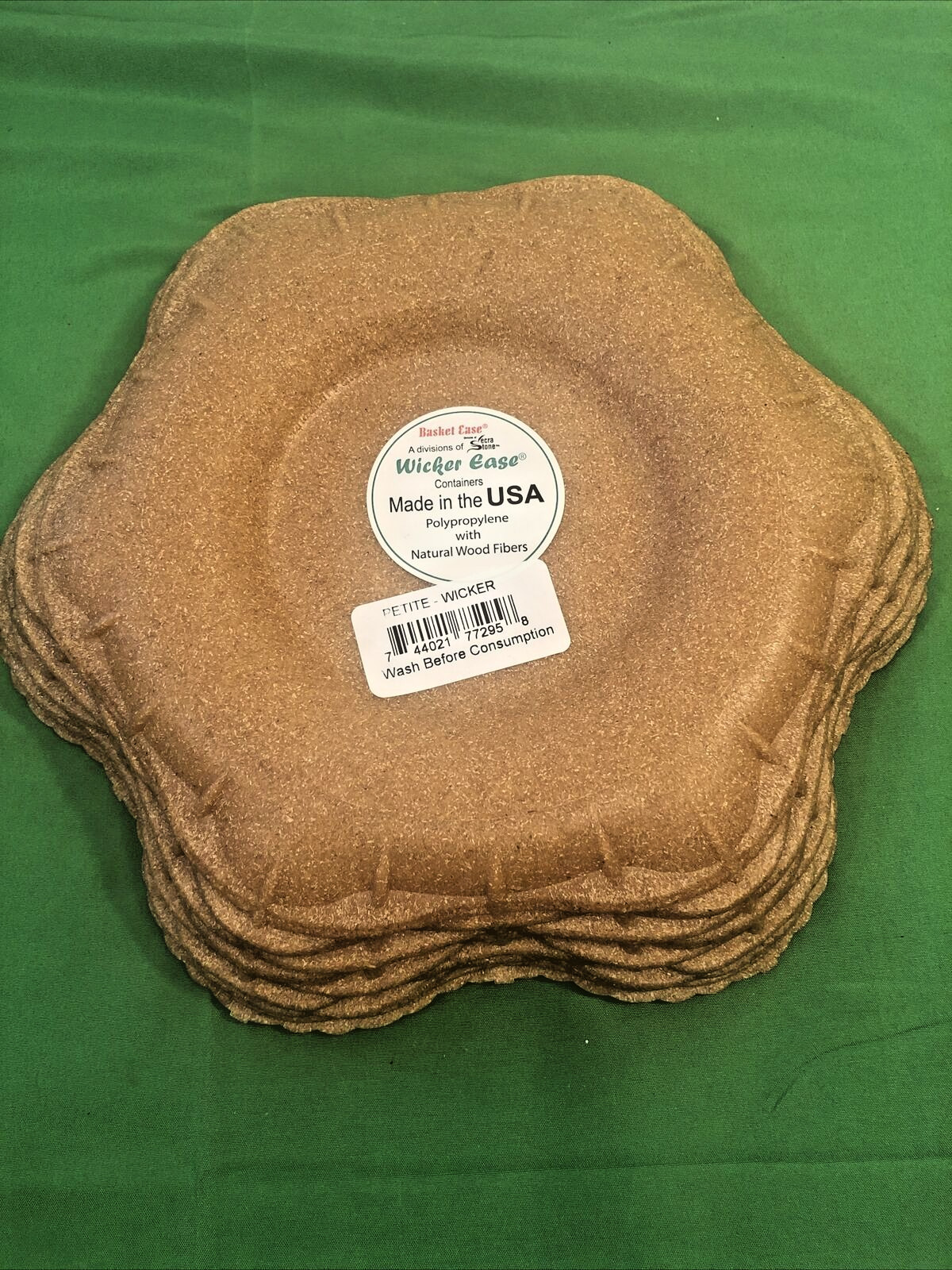 Wicker Ease Food container made in the USA From Natural wood fibers Plastic NEW
