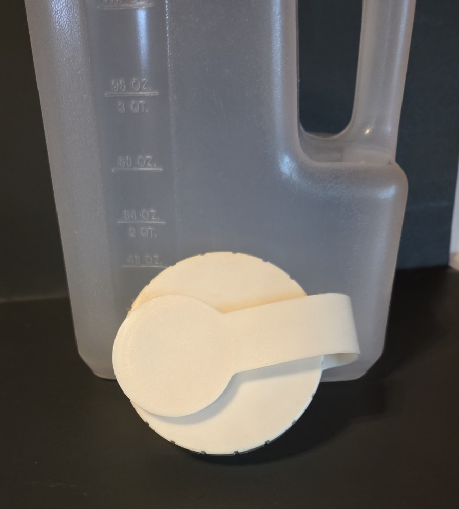 Vtg. Rubbermaid Servin Saver Pitcher/Jug 1 Gallon 4 Qt. #0231 Flip Top Lid