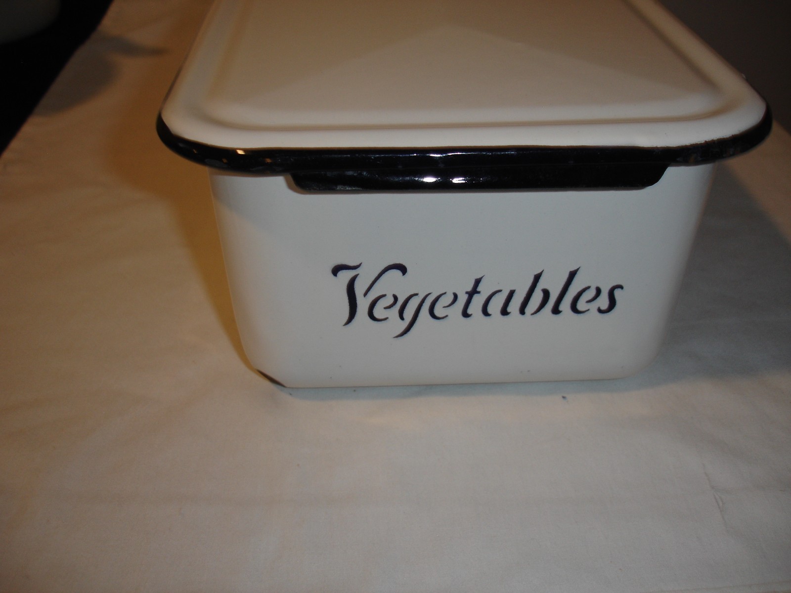 VTG.WHITE & BLACK ENAMEL VEGETABLE DISH FOR FRIDGE OR PANTRY.15.5 X 6 1/4 X 4.5