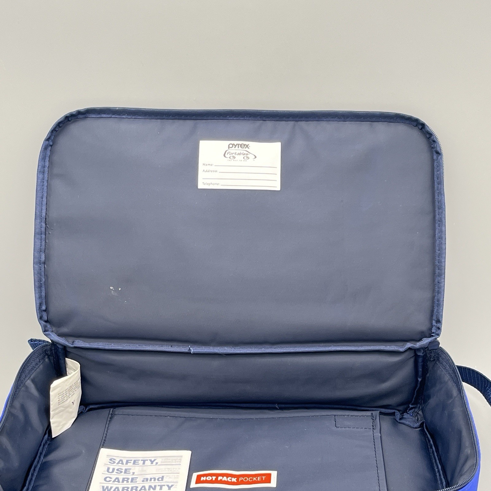 Pyrex Portables The Way to Go Blue Handled 14″x8″ Insulated Carrying Case