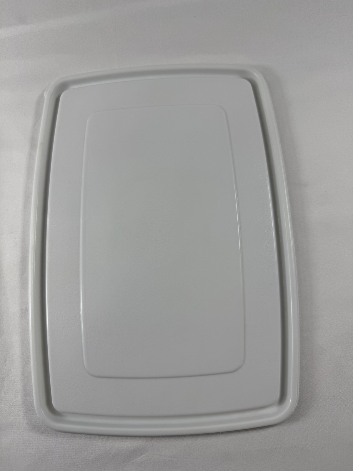 Rubbermaid Servin’ Saver #7 Deviled Egg Keeper Container White Lid