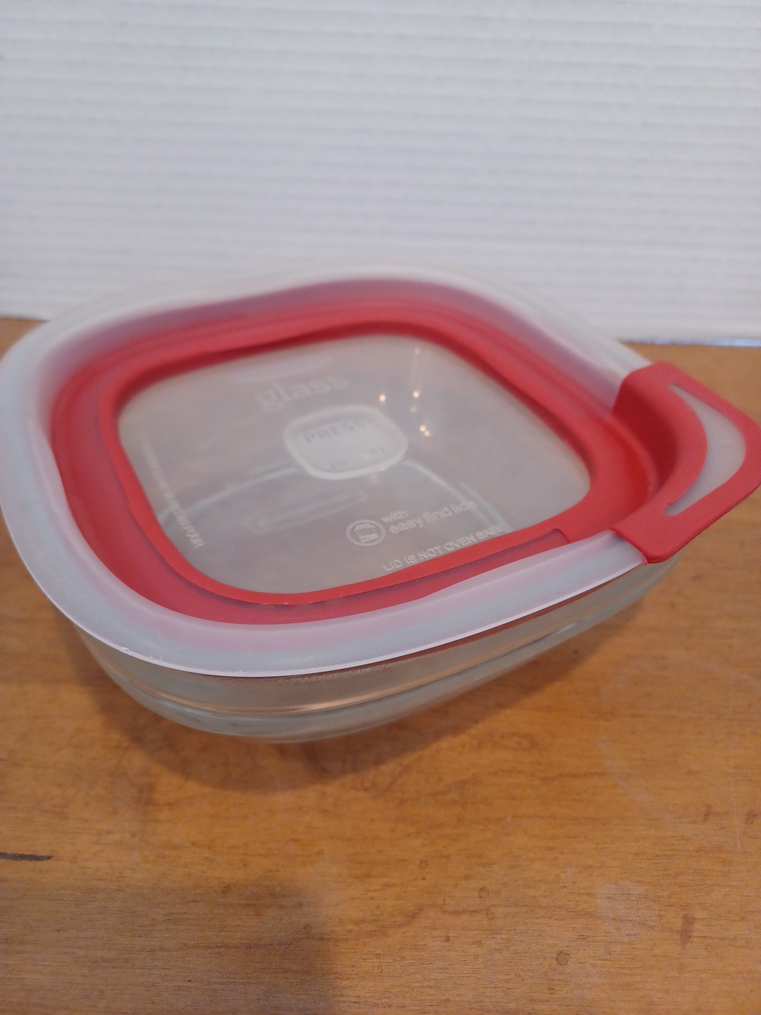 Rubbermaid Glass Storage Container Square 2.5 cup 7N62 With Lid Red Discontinued