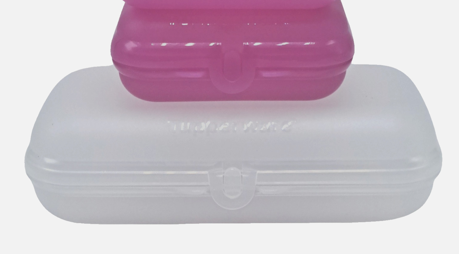 Tupperware Hello Kitty Oyster Packables Snack or Accessories Container Pink New