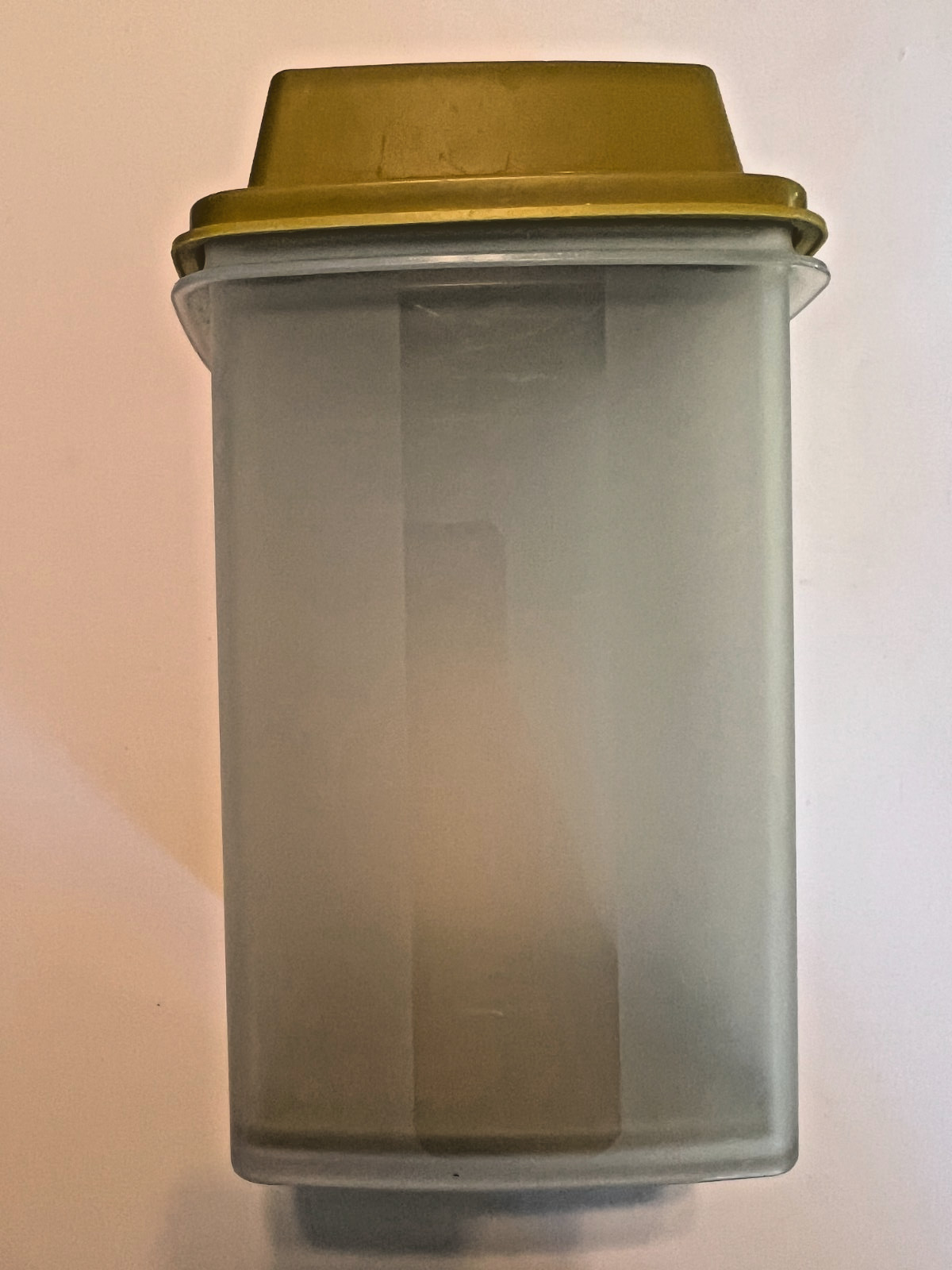 VTG 3 PC TUPPERWARE PICKLE KEEPER PICK A DELI AVOCADO GREEN LID & STRAINER