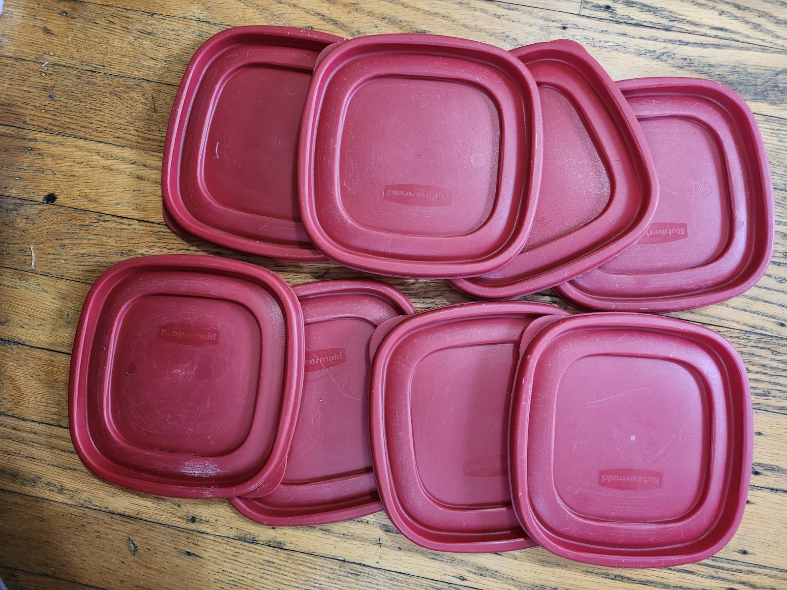 8 Piece Rubbermaid Easy Find Replacement 7J64 Red Container Lids