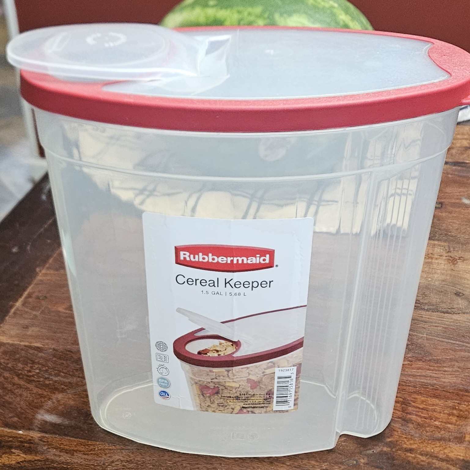 Rubbermaid 1.5 Gallon Clear Cereal Keeper Red Lid Made in USA Easy Pour 556 P