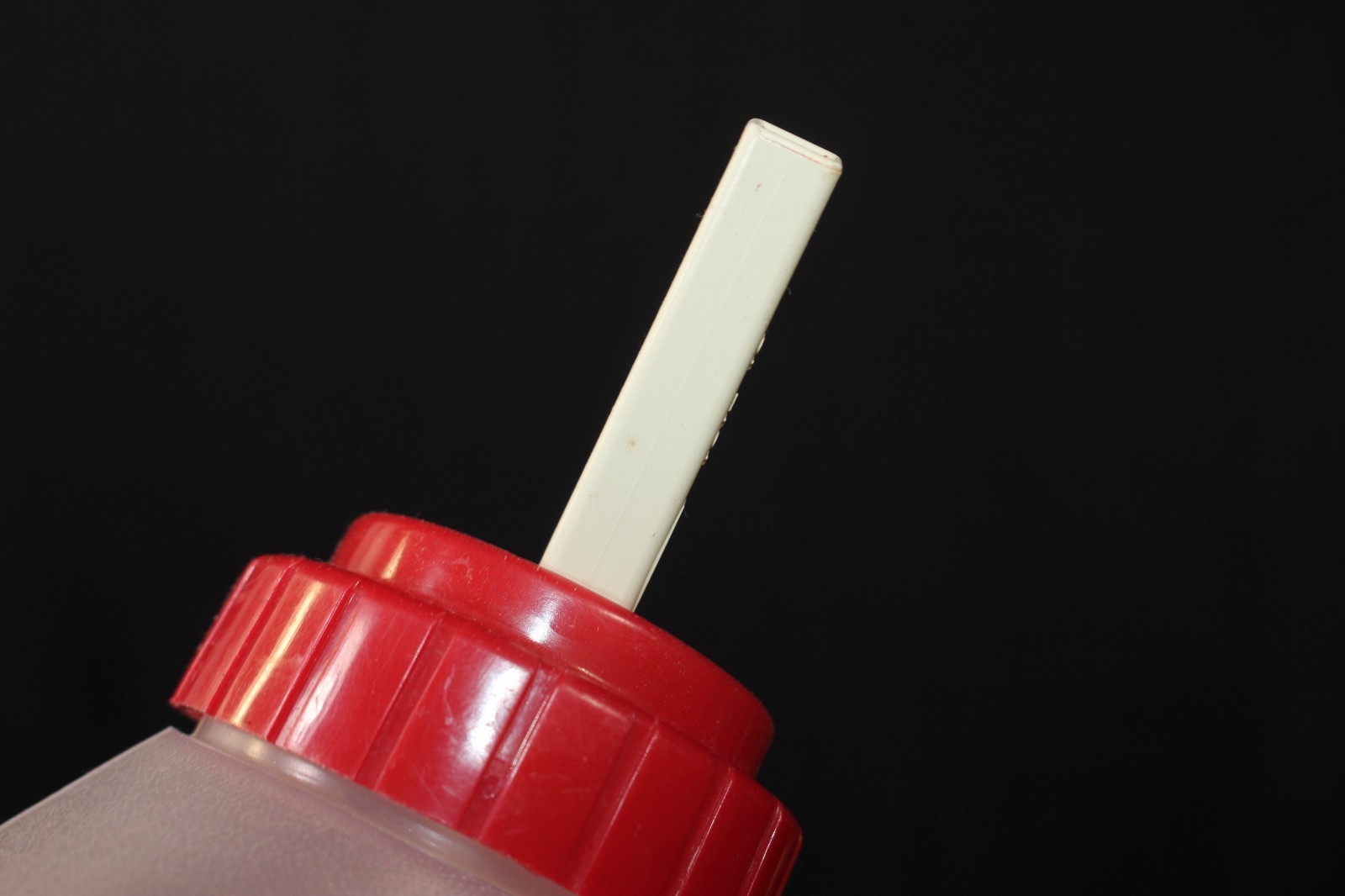 Vintage Rubbermaid Sippin’ Saver Drink Bottle 1 quart 940mL Flip Up Lid w/ STRAW