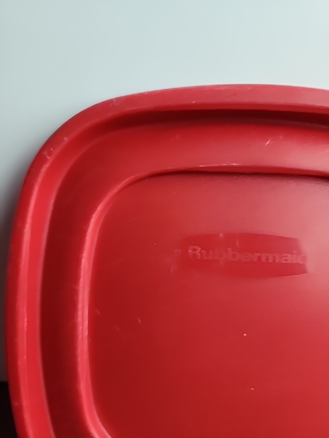 Rubbermaid Easy Find Replacement 7J64 Red Food Container Lid 6 1/2″