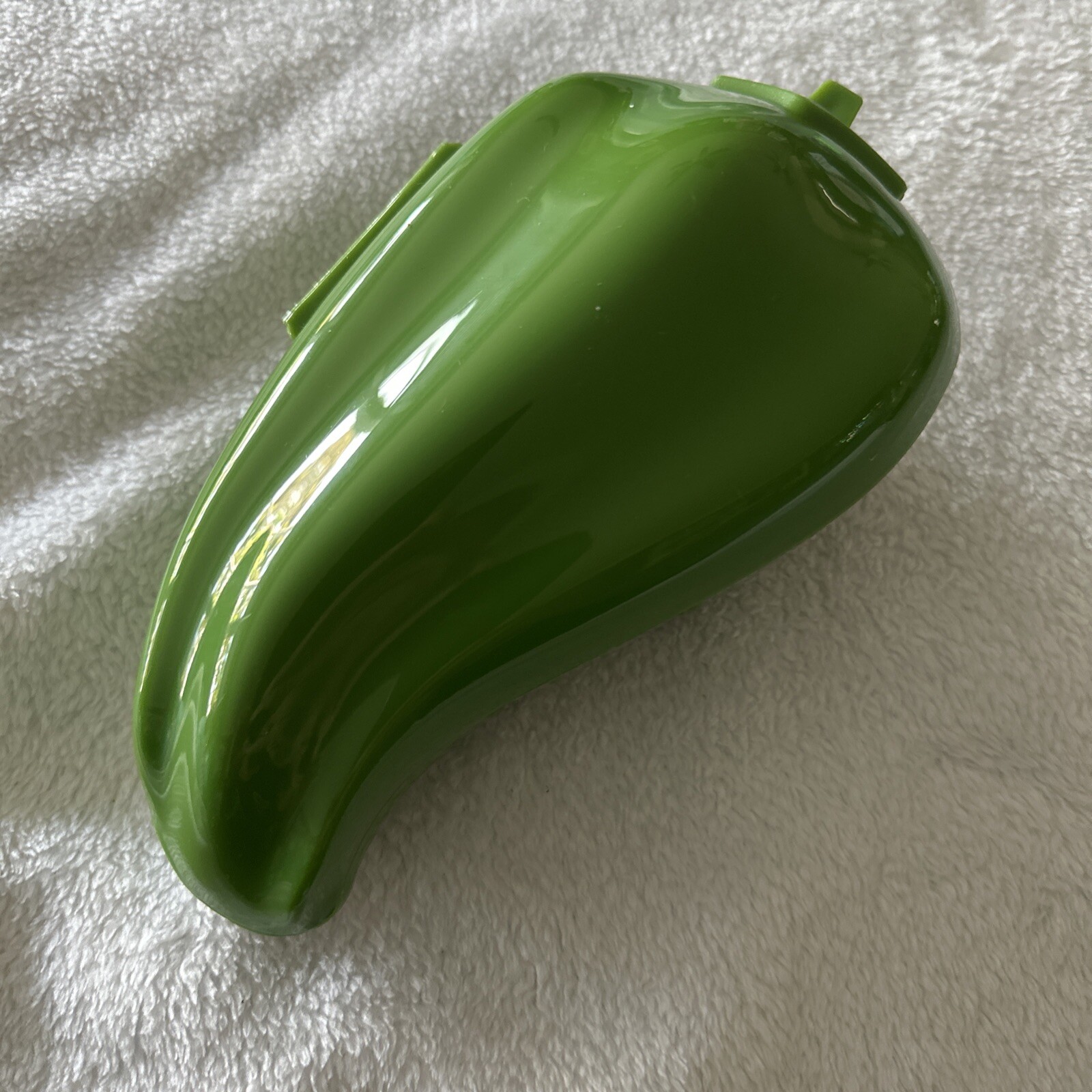 Tupperware Forget Me Not Green Chili Pepper Keeper NEW!