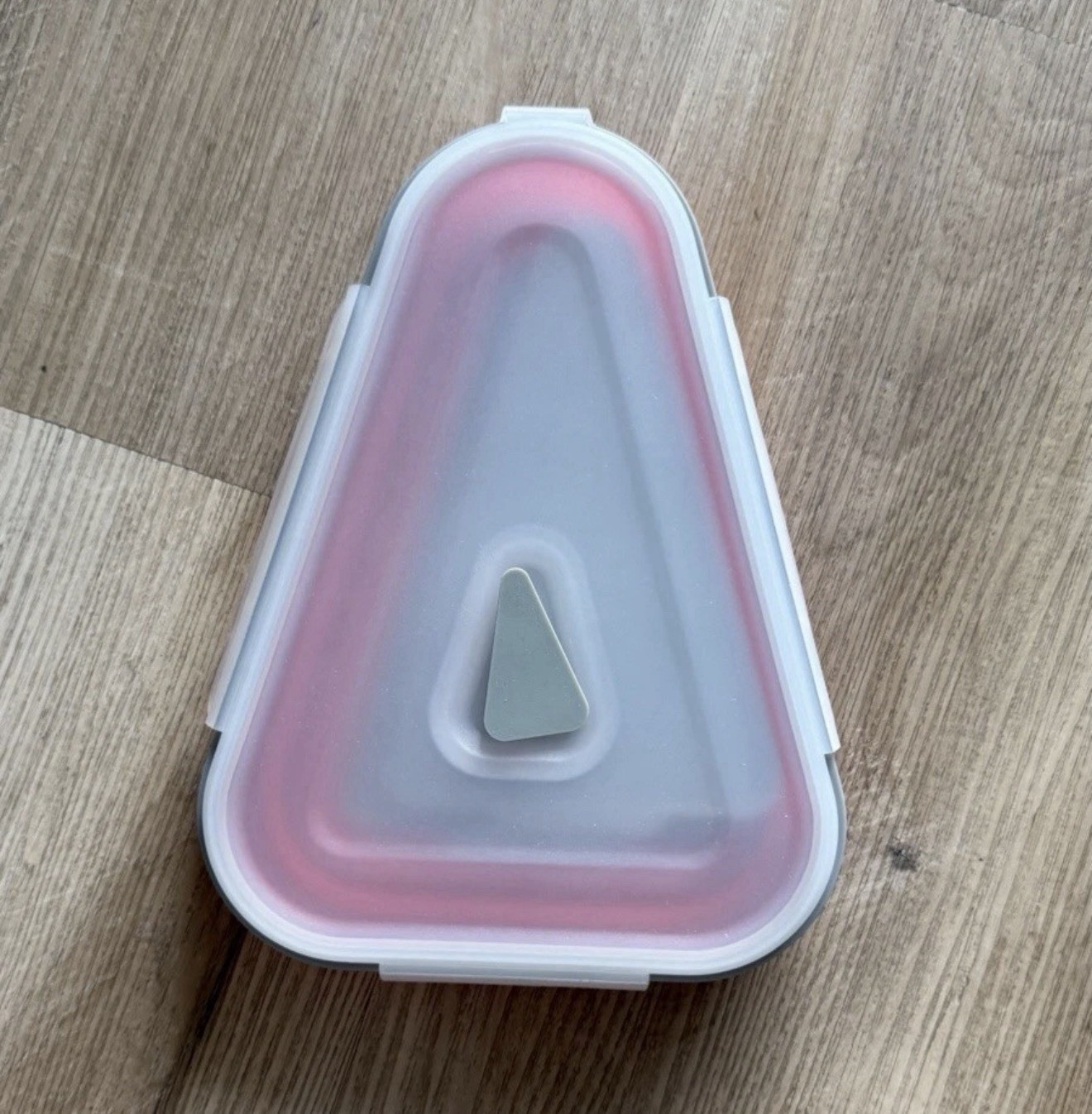 Triangular Expandable Food Storage Container Set, 4pcs, Red Gray White, Snap Lid