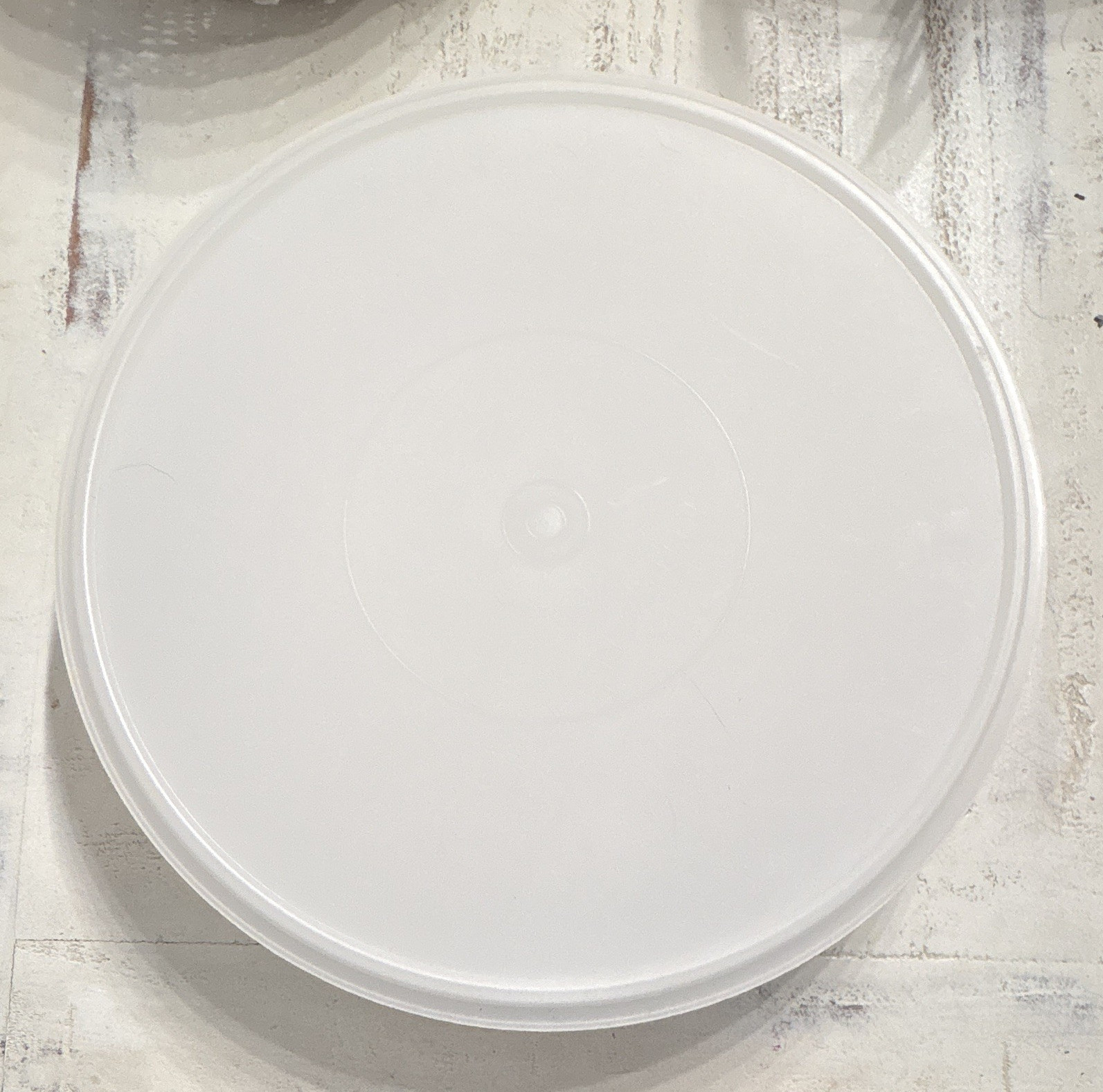 Tupperware Round White Plastic Storage Containers 2-Pc Set, Snap Lids, 1.9-2.5L