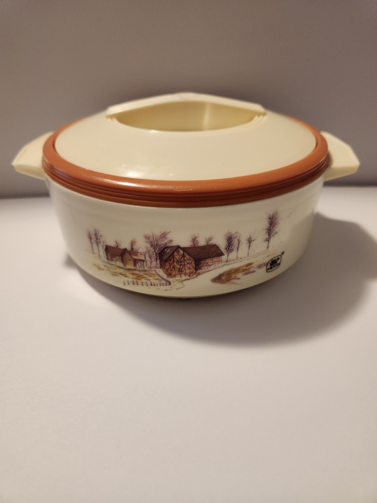 Vintage Milton Milton Convoy insulated casserole Hot dish 650 ML Naif Barn Farm