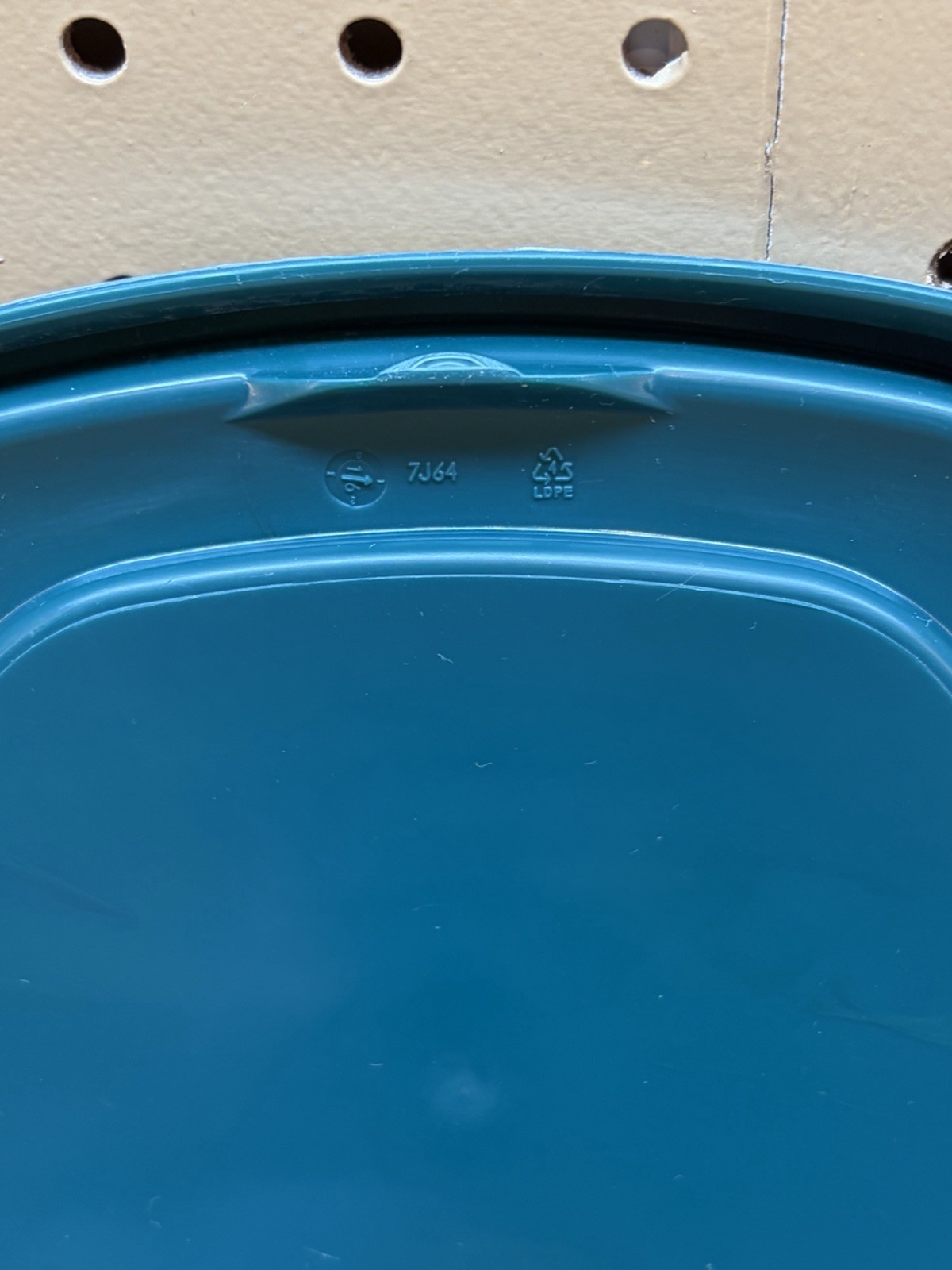 Lot of 2 Rubbermaid Green Square Replacement Lids Easy Find 7J64