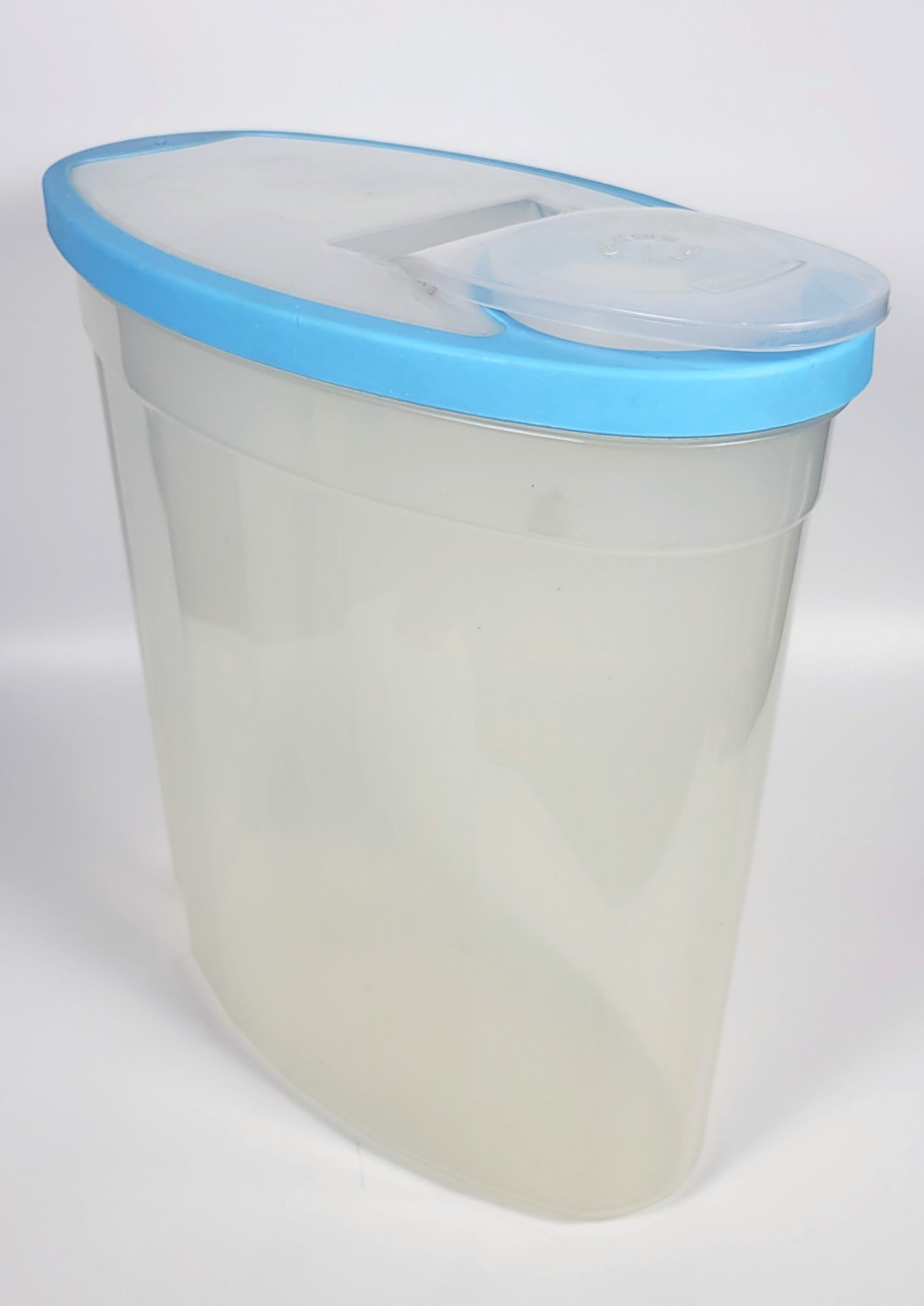 Rubbermaid Flex & Seal Cereal Keeper Food Storage Container 1.5 Gallon Blue Top