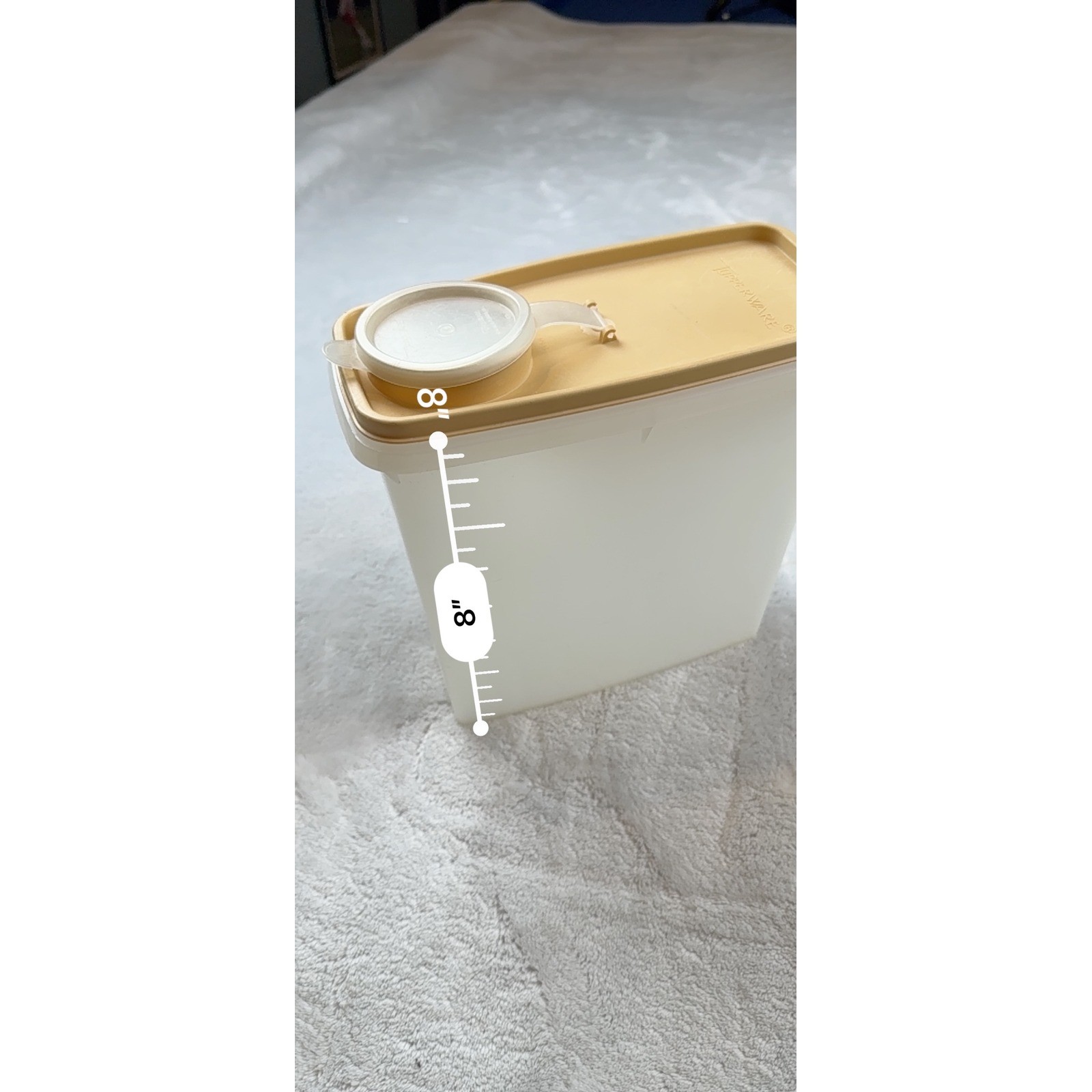 Tupperware Cereal Dispenser Container Tall Beige Lid Pour Spout 471-11