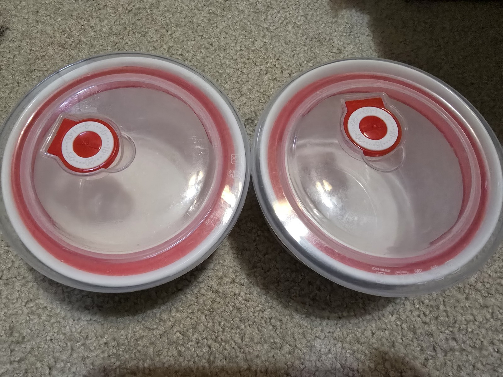 2pc Round Plastic Food Storage Container Set 6.5 oz Vented Lids White/Red