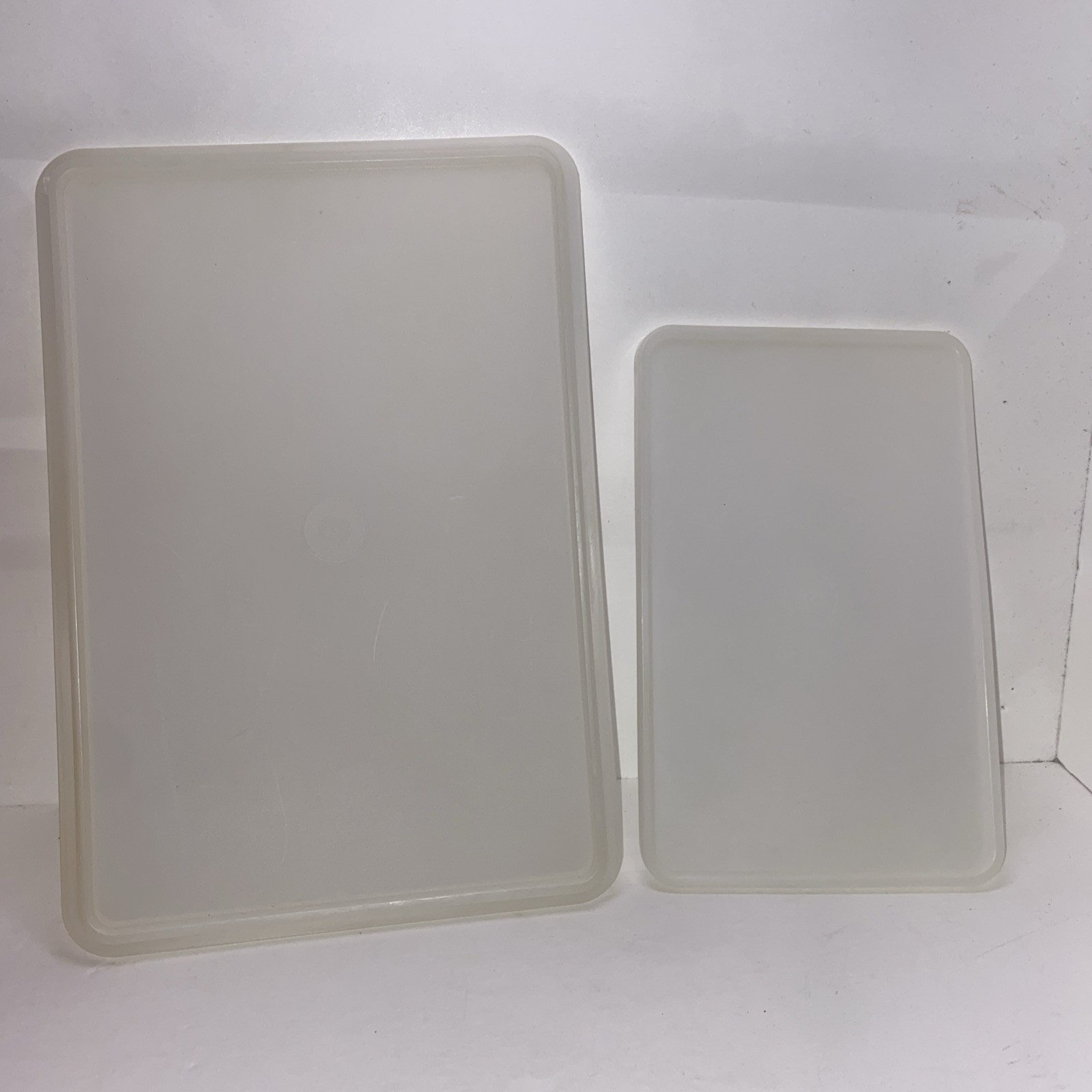 Vintage Tupperware Hot Dog Bacon Keeper 13×9 Cake Pan Container Lids 2 Pack Lot
